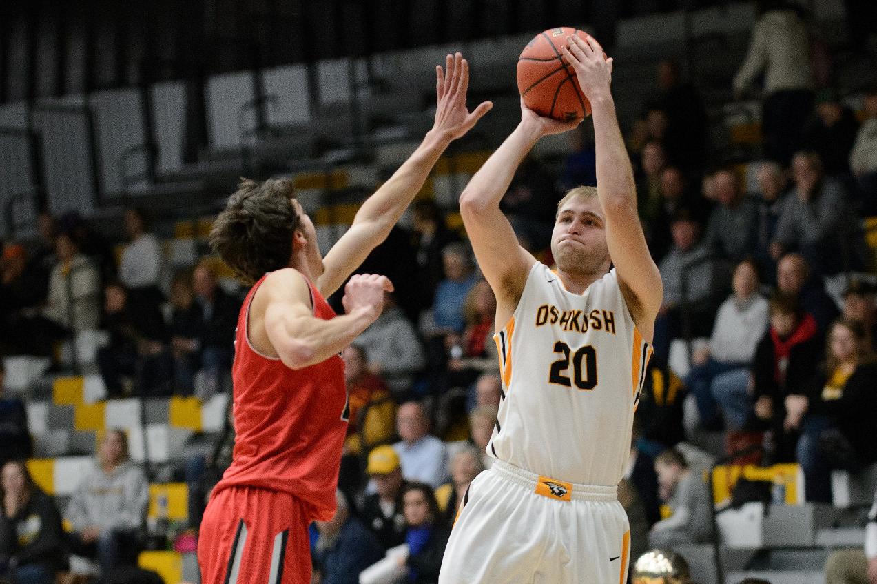 Dylan Wurtz connected on a pair of three-point shots in the second half.