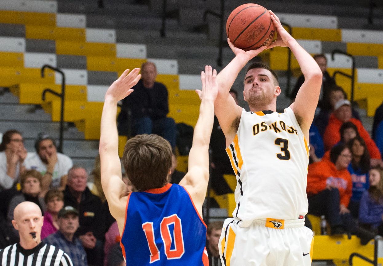 Alex Olson scored a game-high 19 points while totaling four rebounds and four steals.