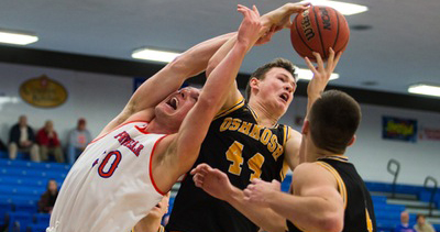 Jack Flynn scored nine points and grabbed eight rebounds against the Pioneers.