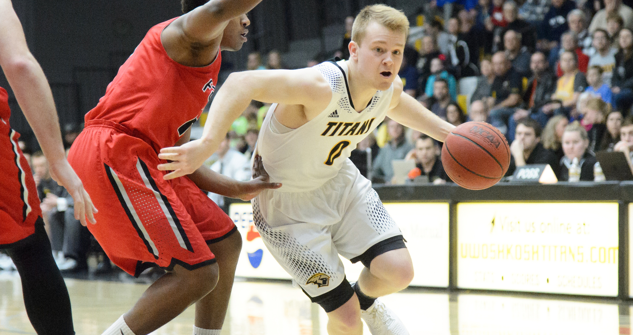 Charlie Noone scored 18 points while collecting seven rebounds against the Knights.
