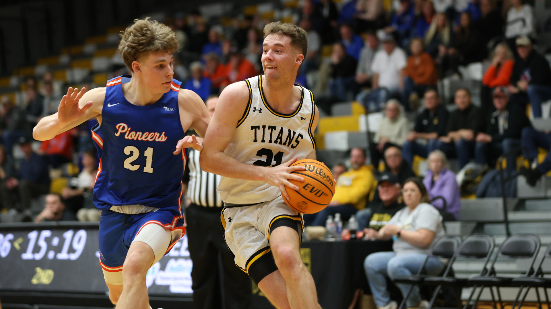 Carter Thomas scored 17 points in the Titans' 77-66 loss to Platteville on Wednesday night