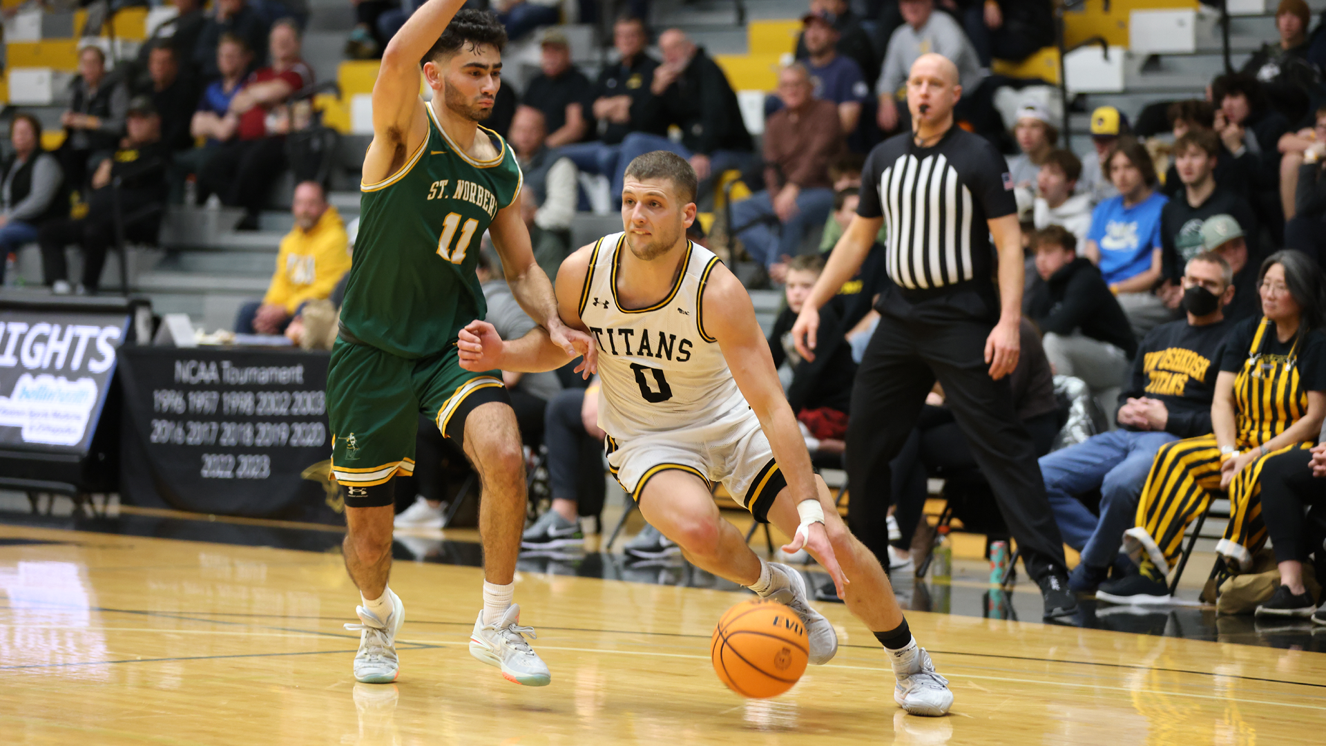 Reed Gunnink scored 12 points with three rebounds, assists and steals in the Titans' close loss to the Green Knights on Wednesday