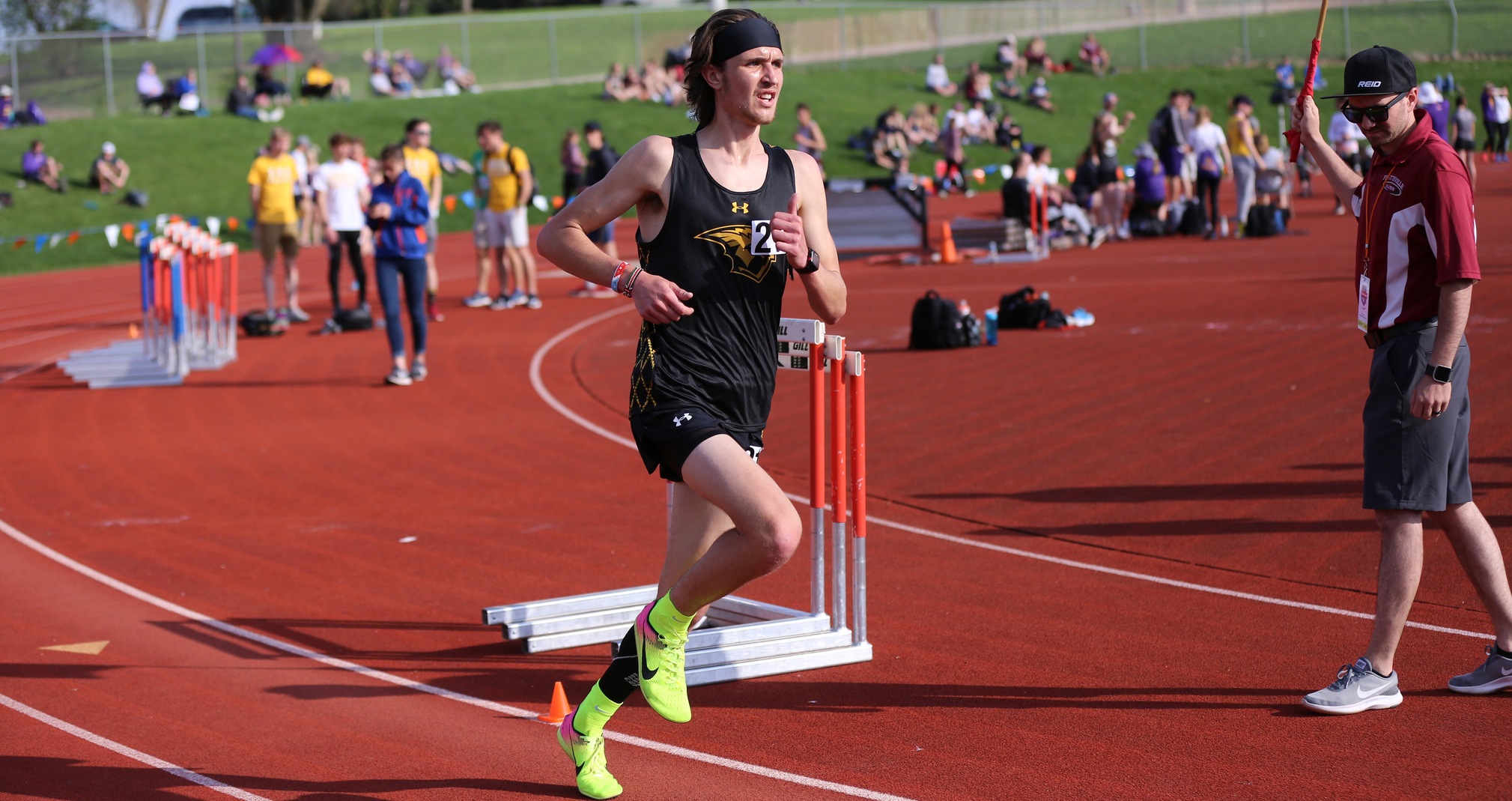 Cody Chadwick finished second to lead three UW-Oshkosh place winners in the 5,000-meter run at the UW-La Crosse Eagle Open.