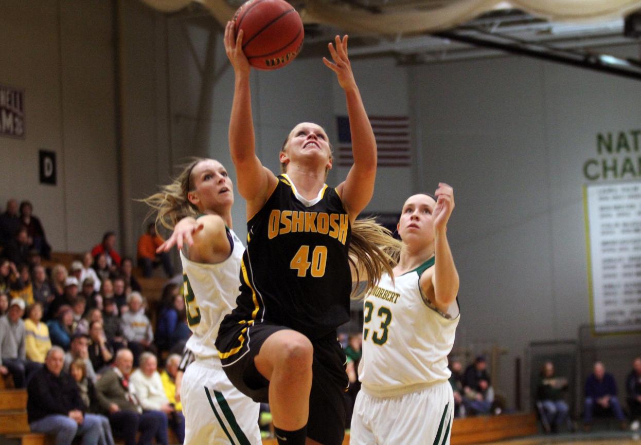 Katelyn Kuehl scored a season-high 15 points while grabbing eight rebounds against the Green Knights.