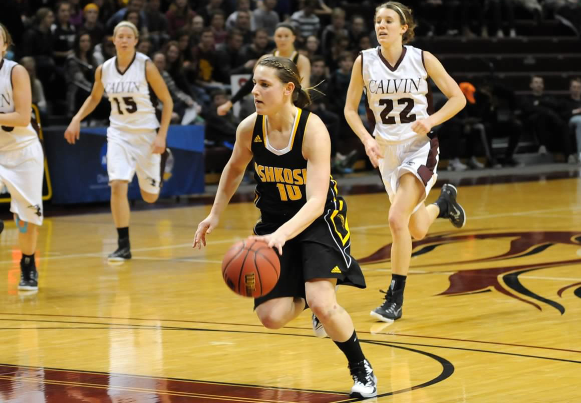 Taylor Schmidt totaled 16 points, four rebounds and four assists against the unbeaten Knights.