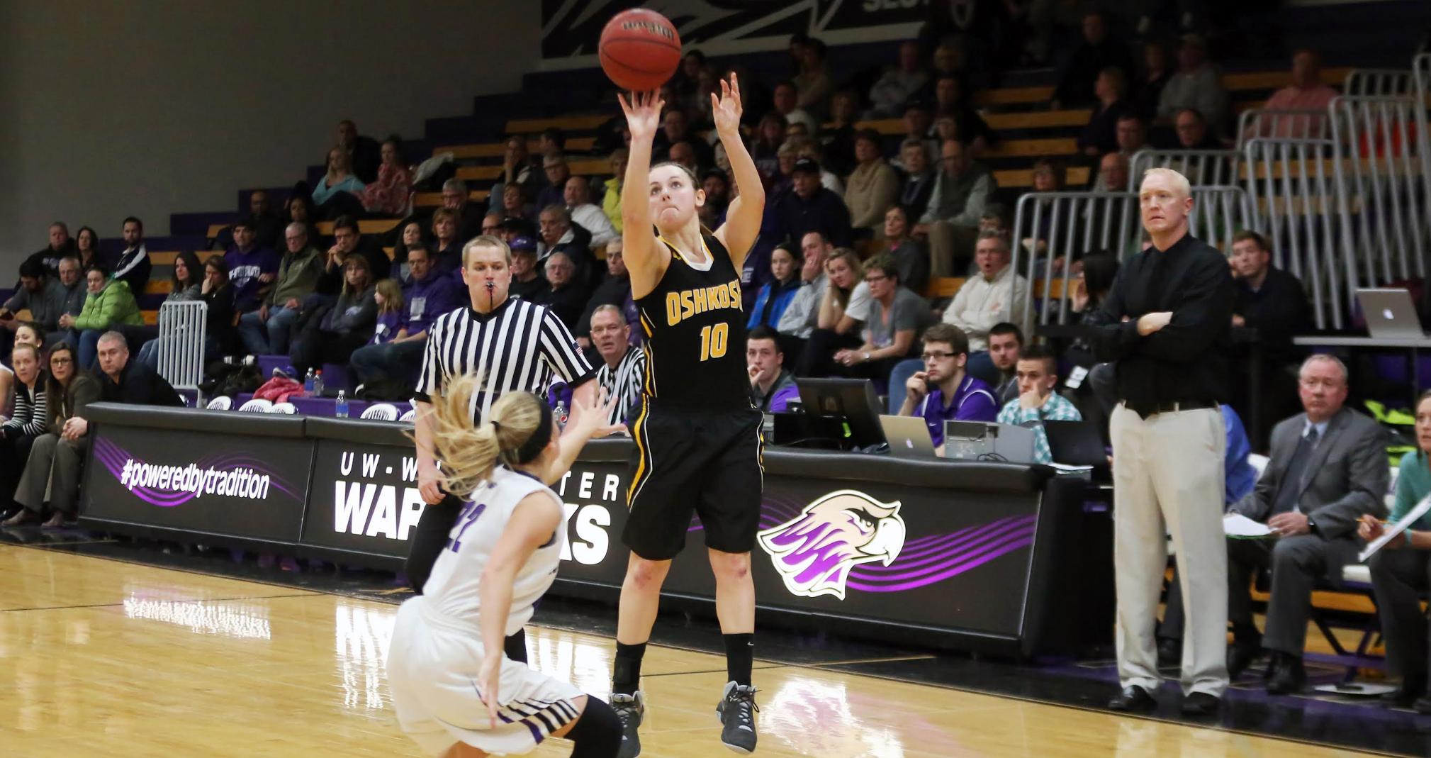 Taylor Schmidt scored a game-high 23 points against the Warhawks, including three 3-point baskets.