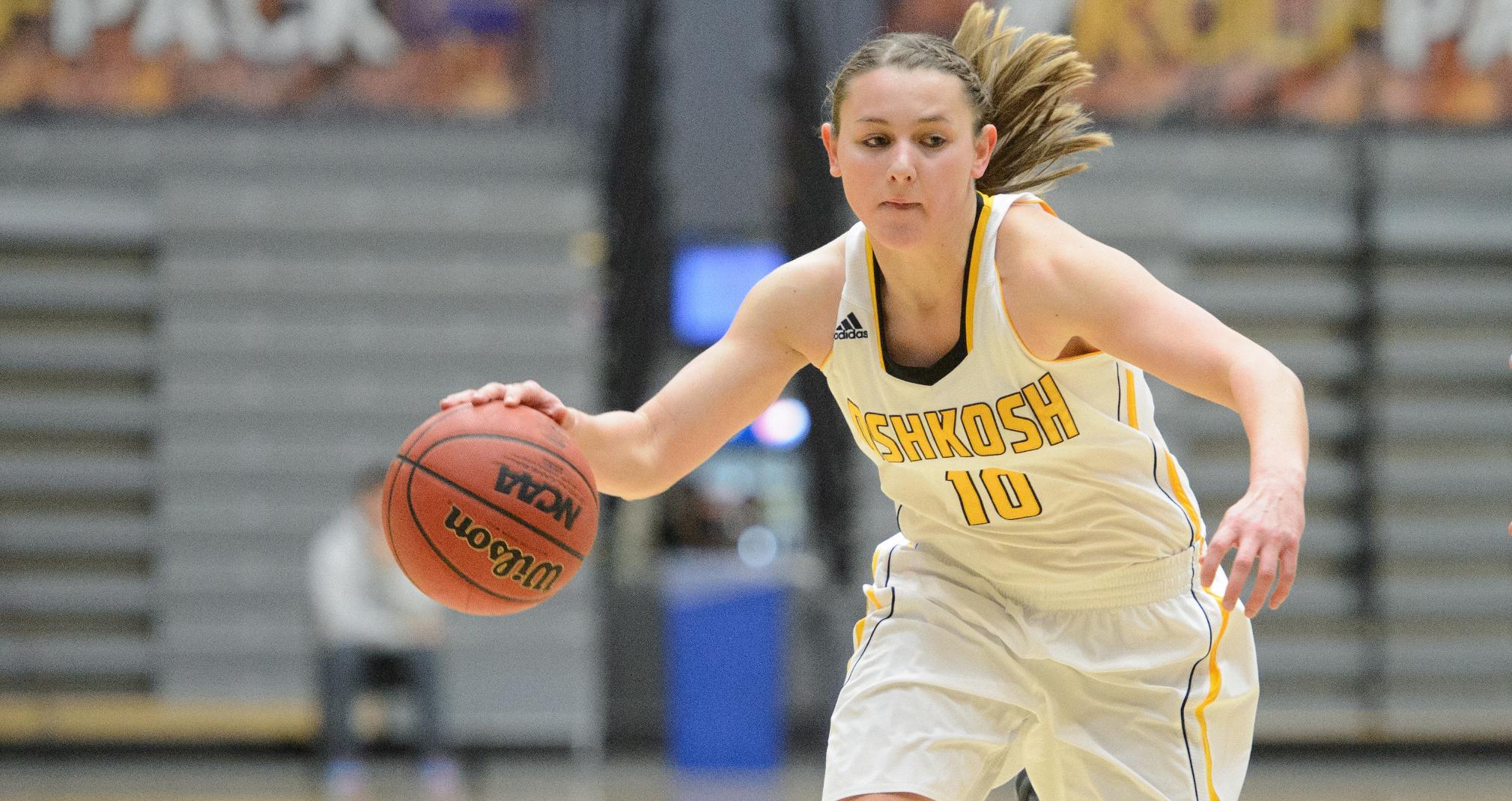 Taylor Schmidt led all players with her 21 points and five assists.
