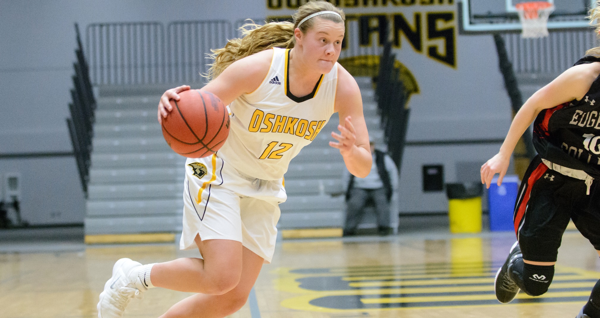 Leah Porath scored 20 points and collected eight rebounds against the Eagles.