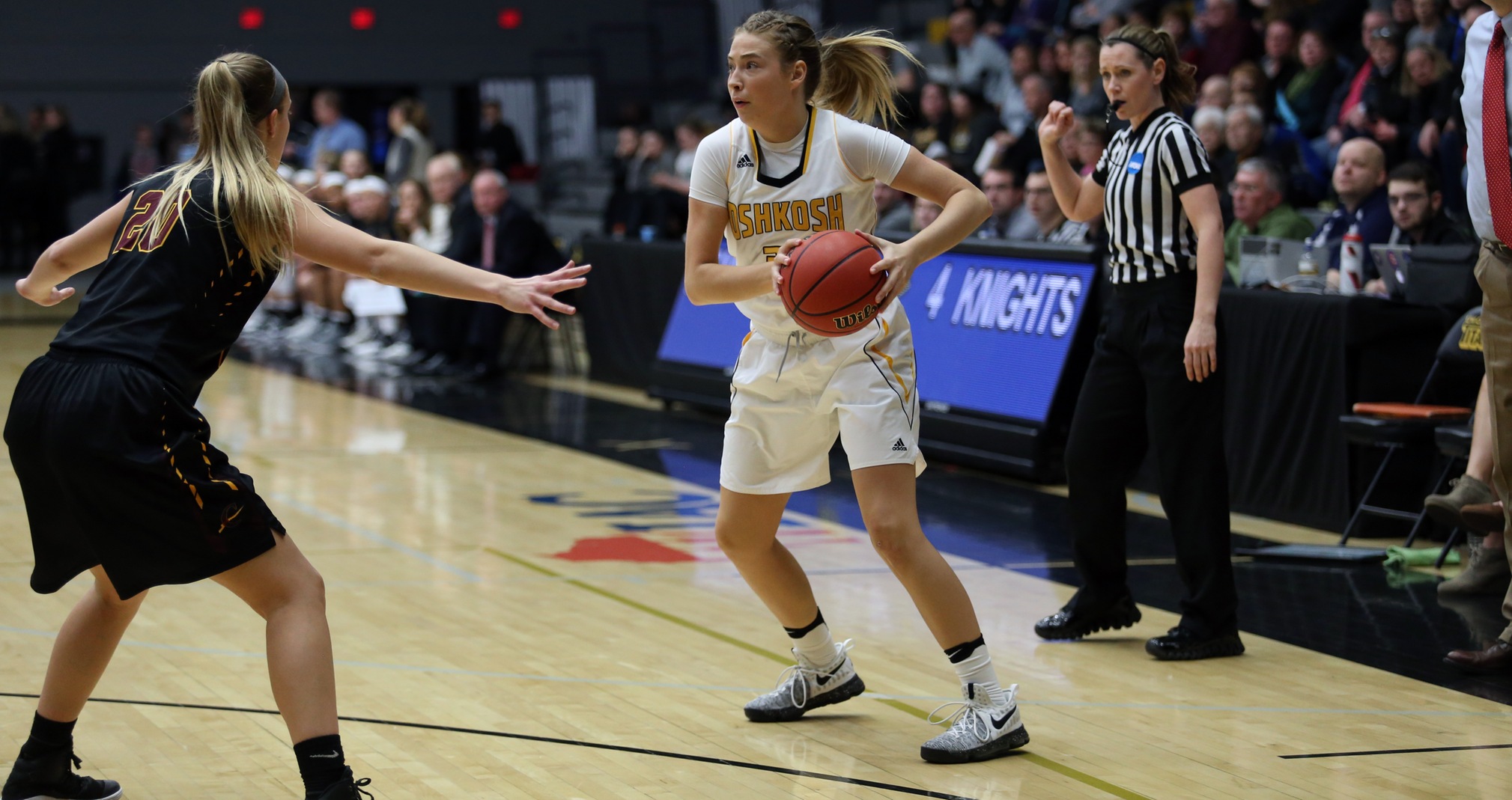 Madeline Staples scored 11 points, including a game-high five free throws, and grabbed four rebounds against the Blugolds.