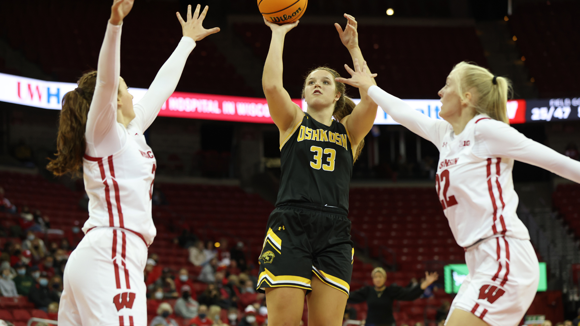 Nikki Arneson scored 12 points and grabbed two rebounds against the Badgers.