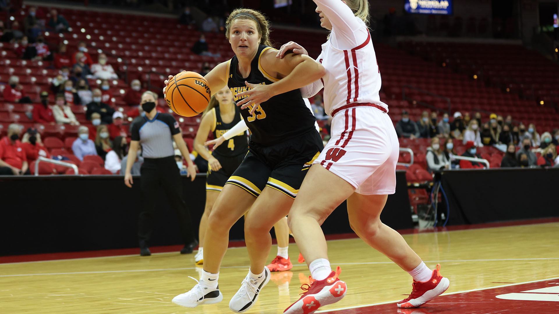 Nikki Arneson scored 13 of her team-leading 16 points against the Lions in the second half.