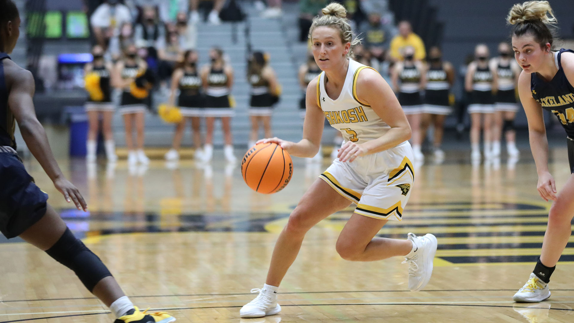 Ava Douglas scored a career-high tying 10 points against the Eagles.