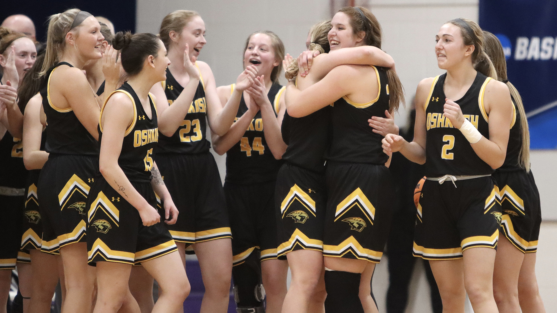 Titans Proceed To Elite Eight With Win Over Yellow Jackets