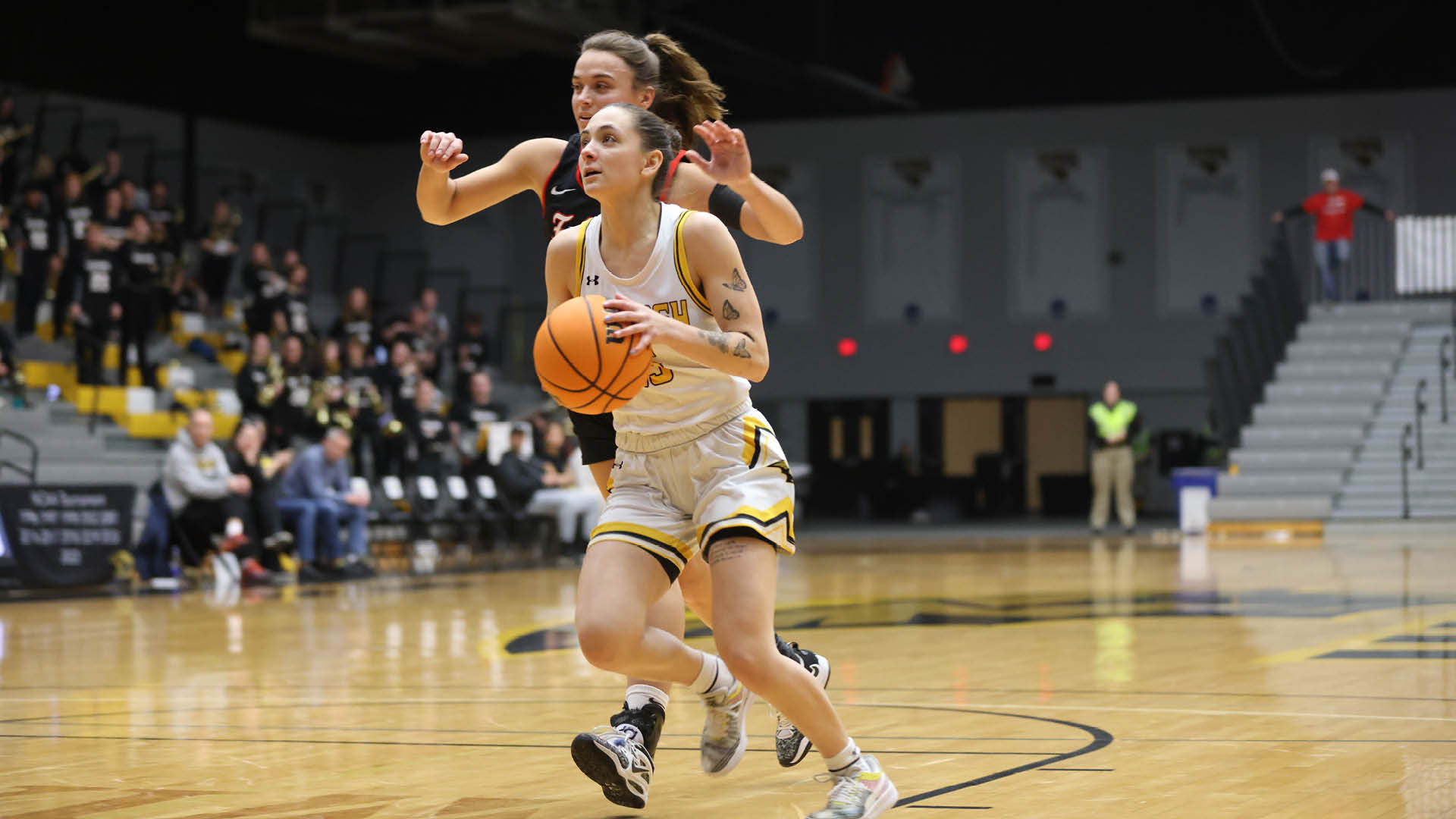 Kennedy Osterman scored 11 points in UW-Oshkosh's 70-52 win over Dubuque on Friday