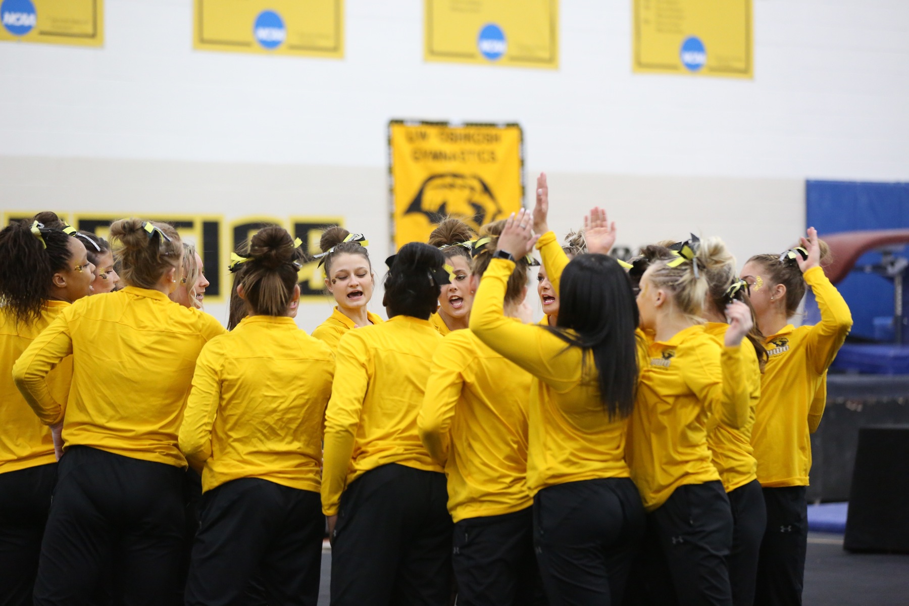 Titans Finish Second At WIAC Championship, Secure Berth Into National Meet