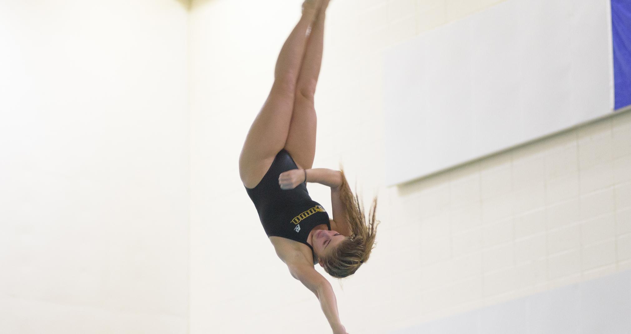 Gabrielle Kraus finished seventh off the 1-meter board and ninth off the 3-meter plank at the Wisconsin College Showcase.