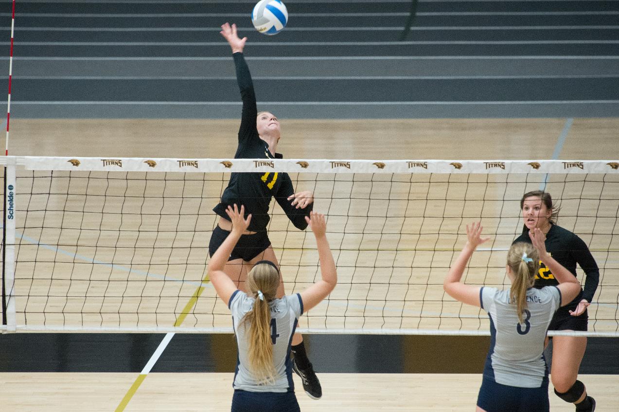 Katelyn Malcheski totaled 19 kills to lead the Titans to their ninth straight win
