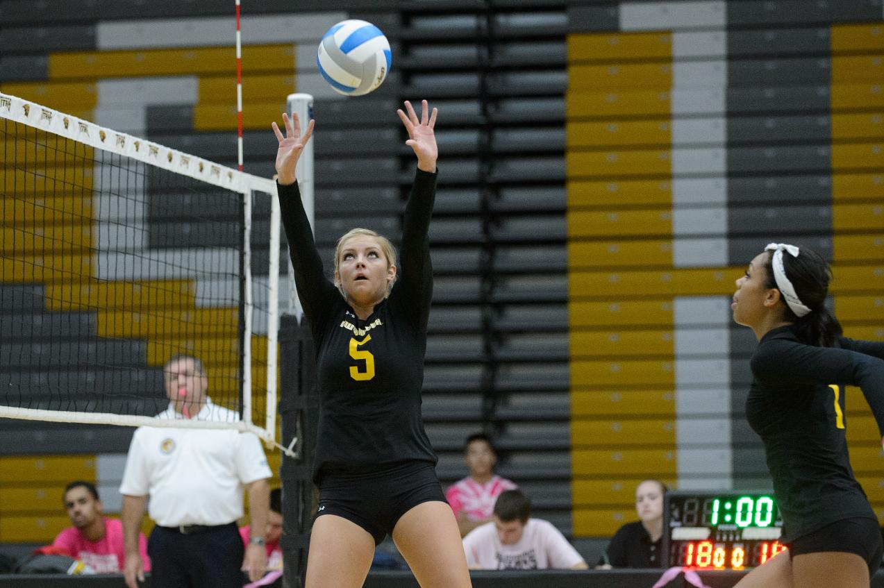 Lexi Thiel recorded a career-best 61 assists against 22nd-ranked College of Saint Benedict.