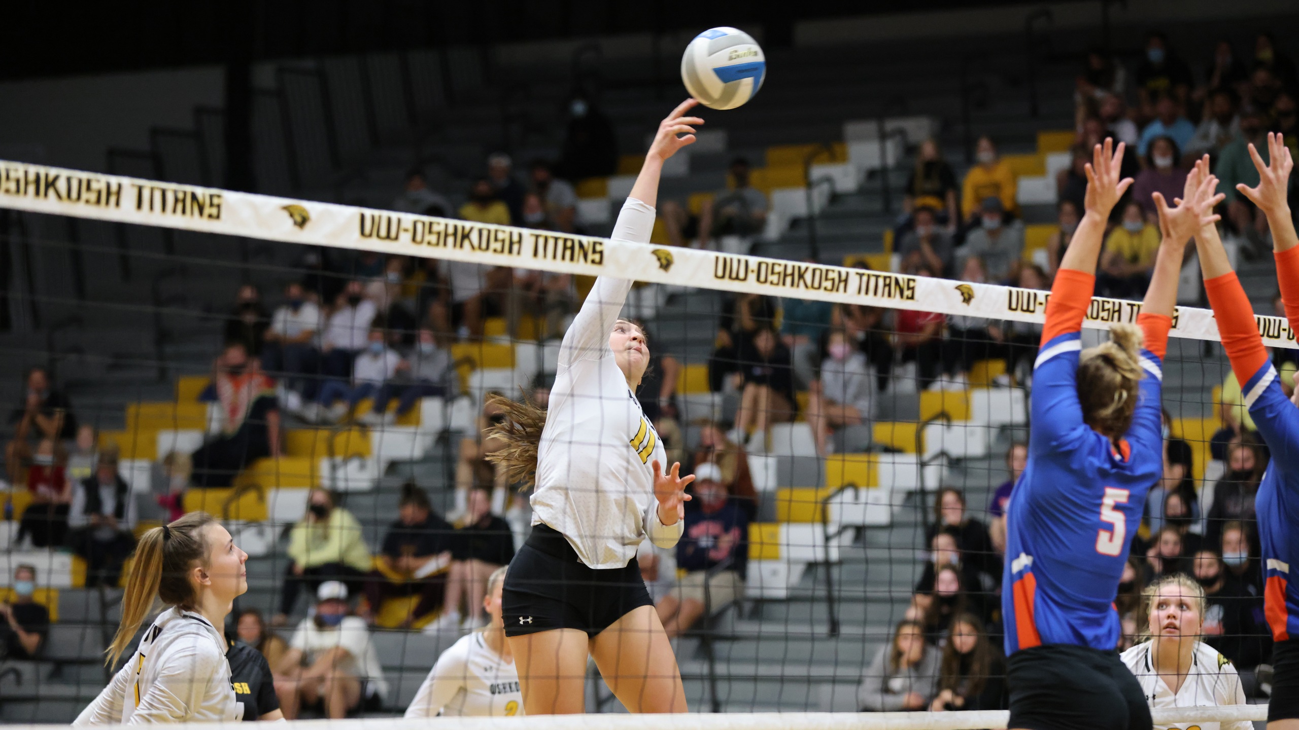 Riley Kindt recorded 26 kills during UW-Oshkosh's two matches against its CCIW opponents.