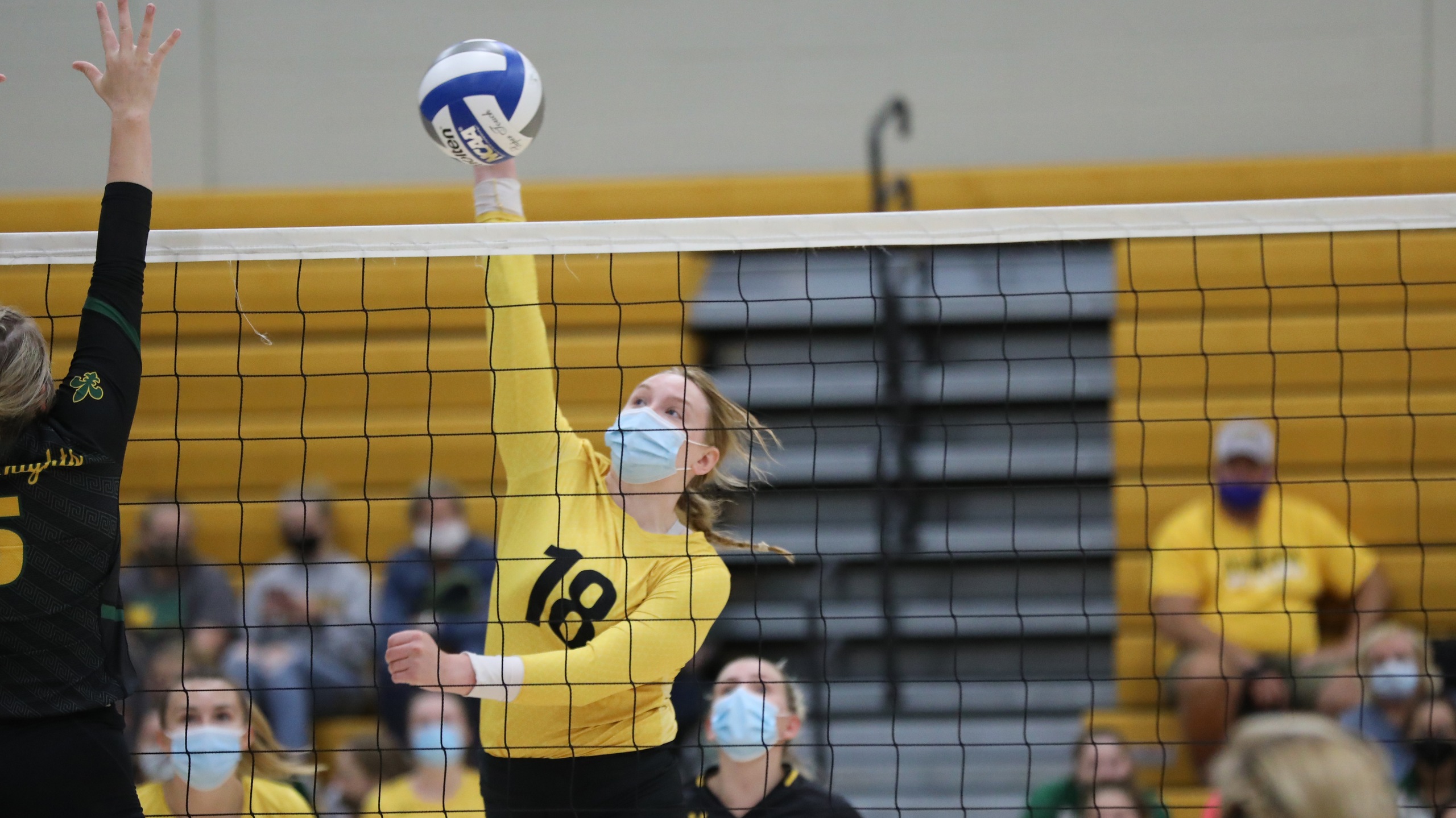 Kate Nottoli totaled 10 kills and four solo blocks against the Wildcats and Auggies.