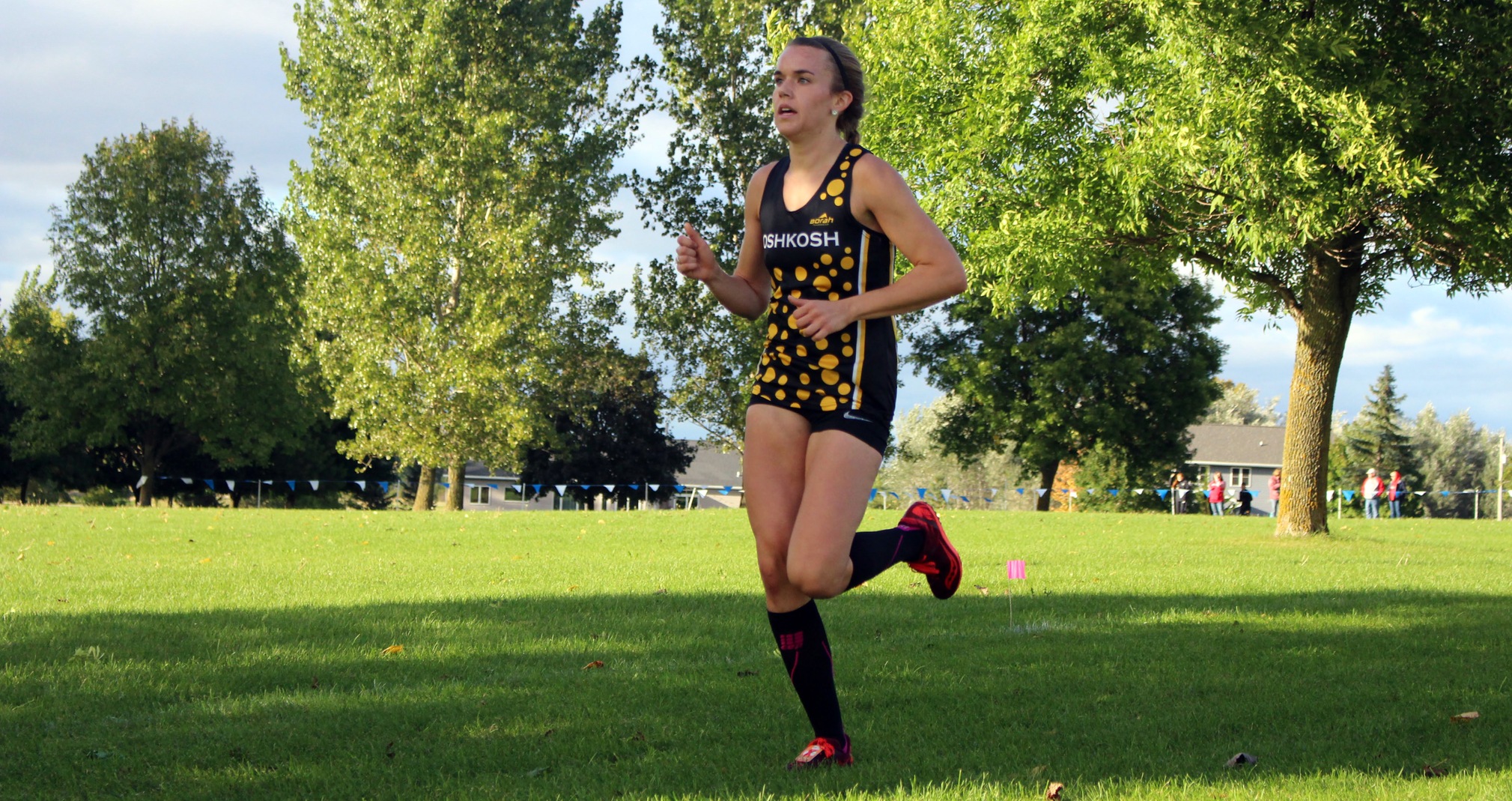 Evlyn Noone was an eighth-place finisher during her Midwest Regional debut.