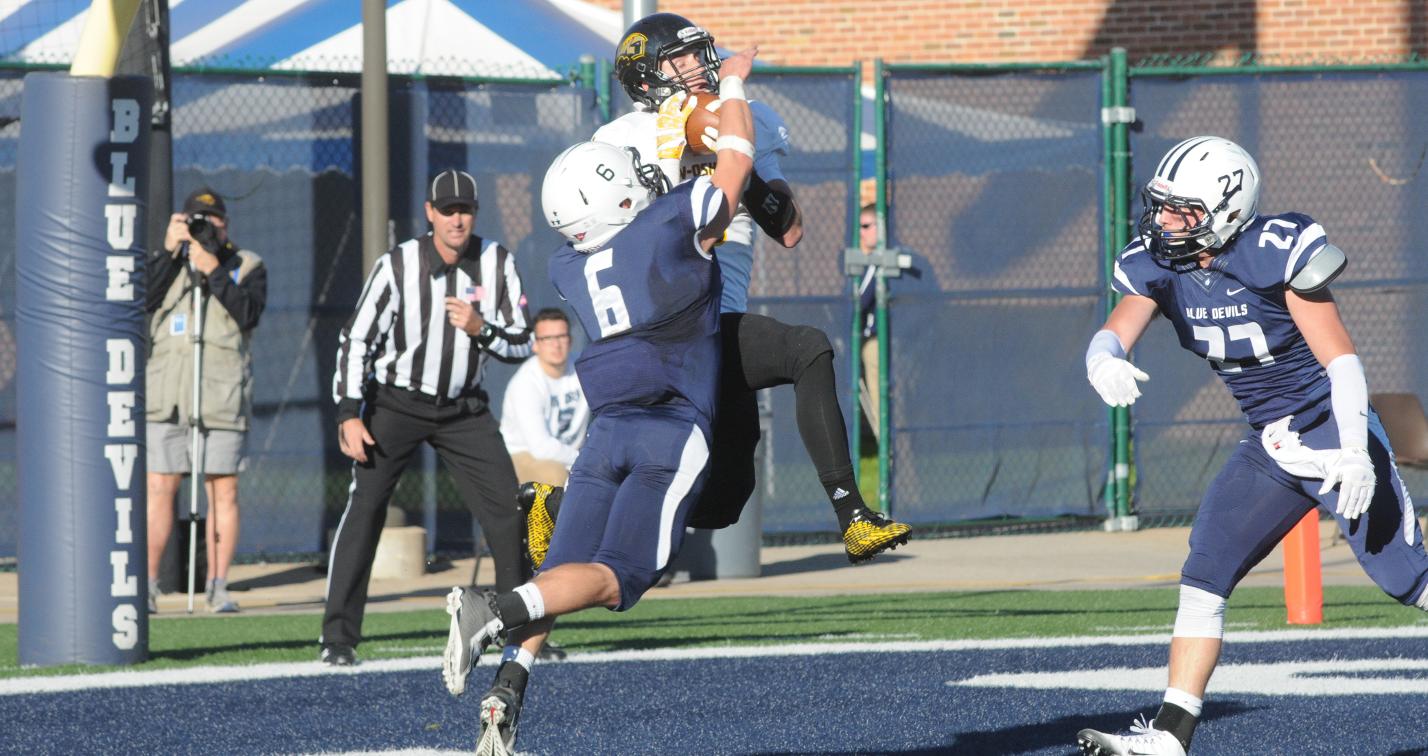 Craig Schommer caught touchdown passes of 17 and 23 yards against the Blue Devils.