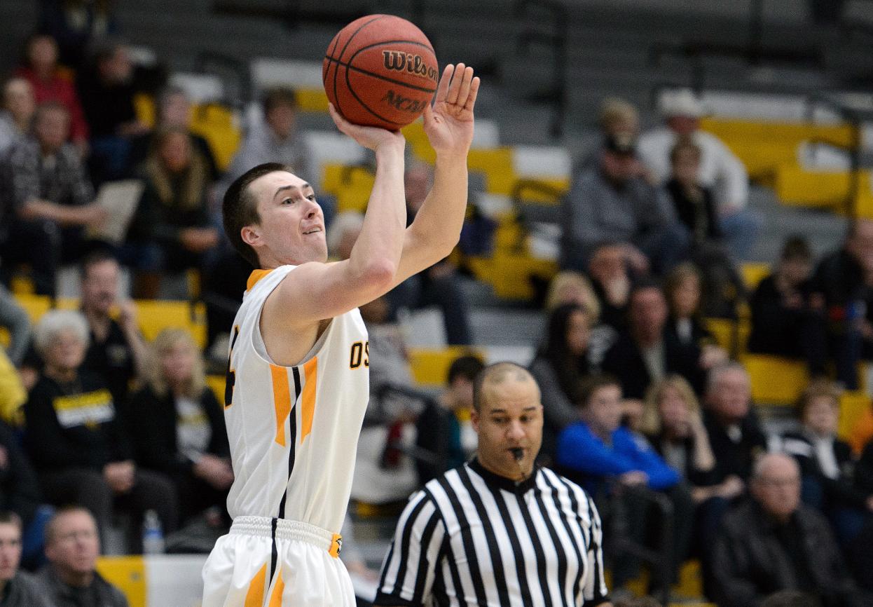 Sean Dwyer scored 12 points against the Falcons on 4 of 9 shooting behind the 3-point arc.