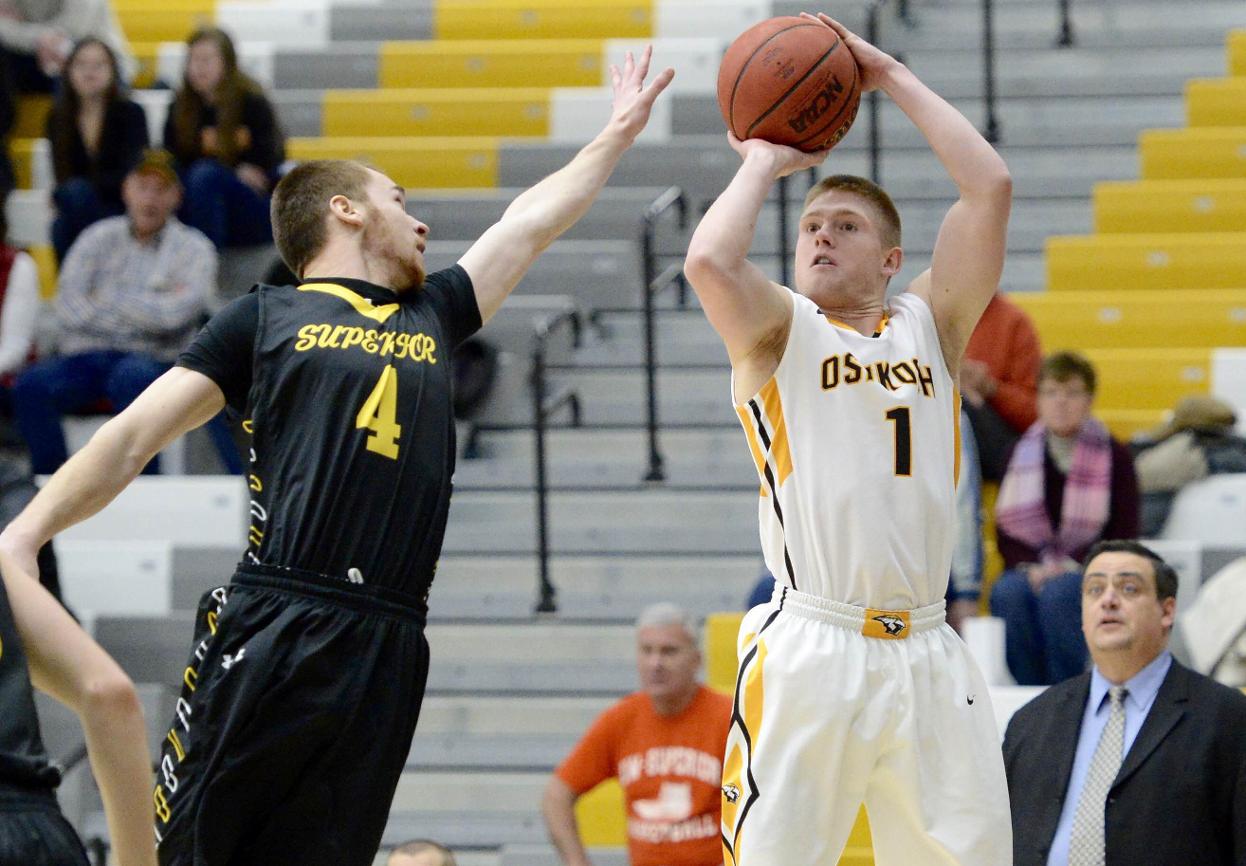 Brett Linzmeier scored seven of his nine points in the second half to help the Titans complete their season sweep of the Yellowjackets.