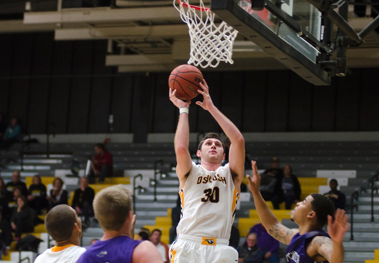 AJ Mueller scored a career-high 18 points against the defending NCAA Division III champion Warhawks.