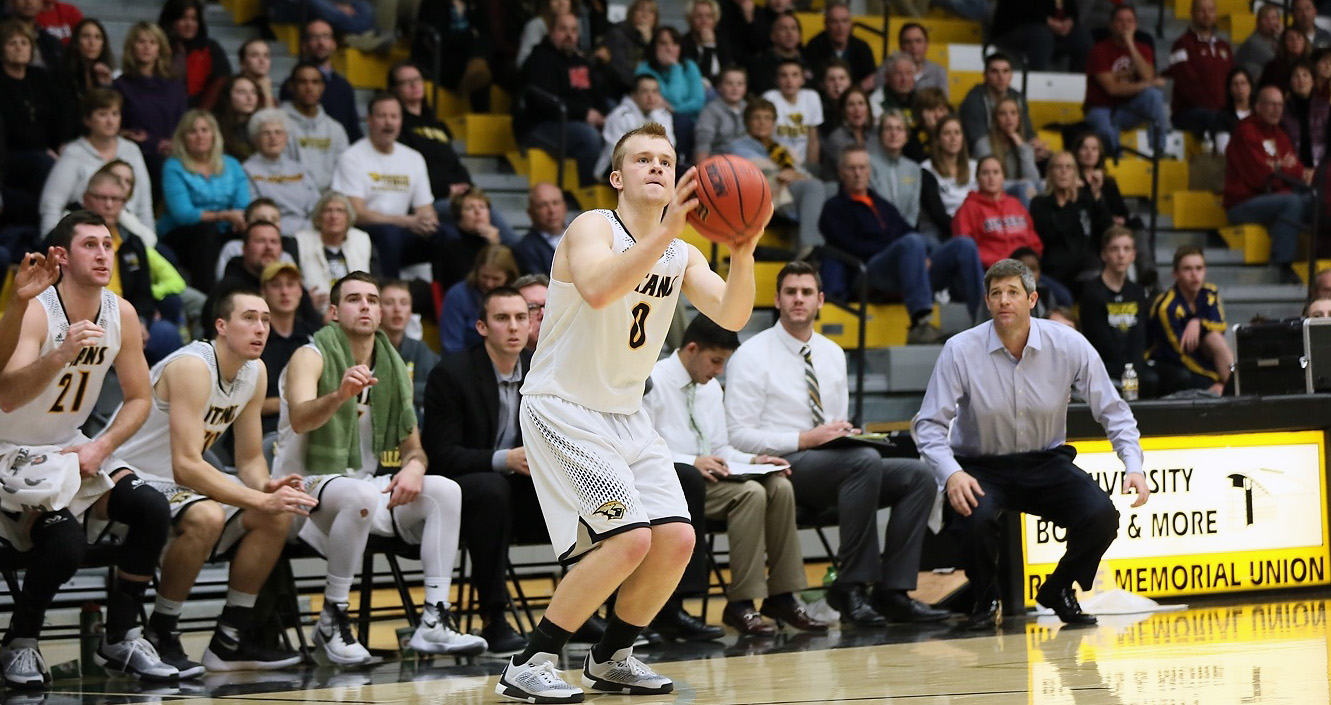 Charlie Noone scored 13 points, including three 3-point baskets, and grabbed three rebounds against the Kohawks.