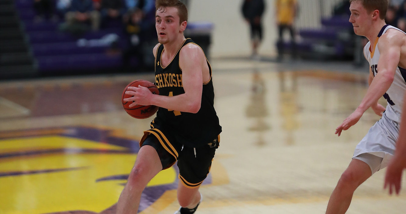Eddie Muench scored 13 points against the Pointers, including a trio of 3-pointers.