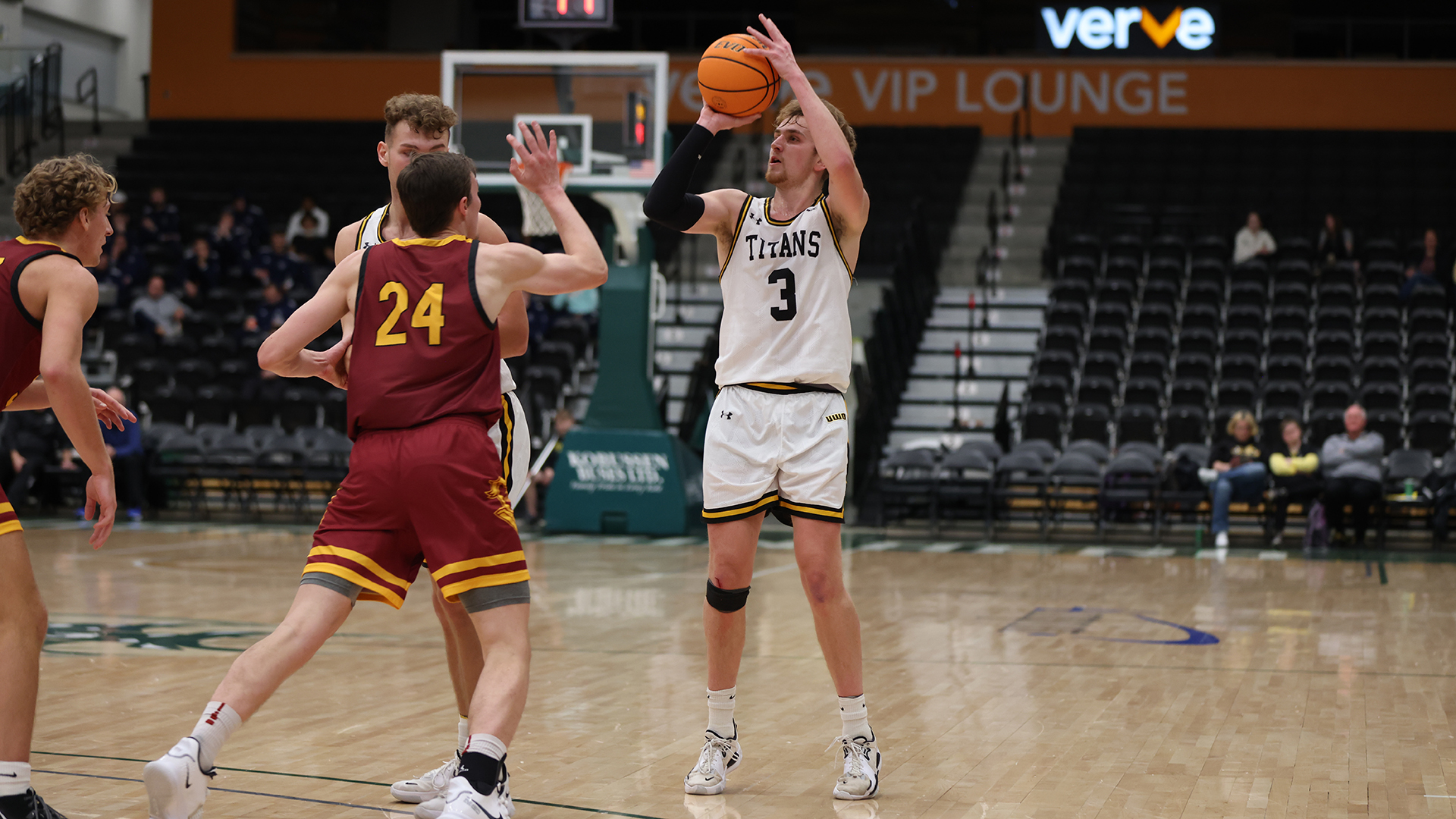 Eddie Muench scored a career high 30 points against the Knights by shooting 11 of 21 from the field and 6-for-8 at the free throw line.