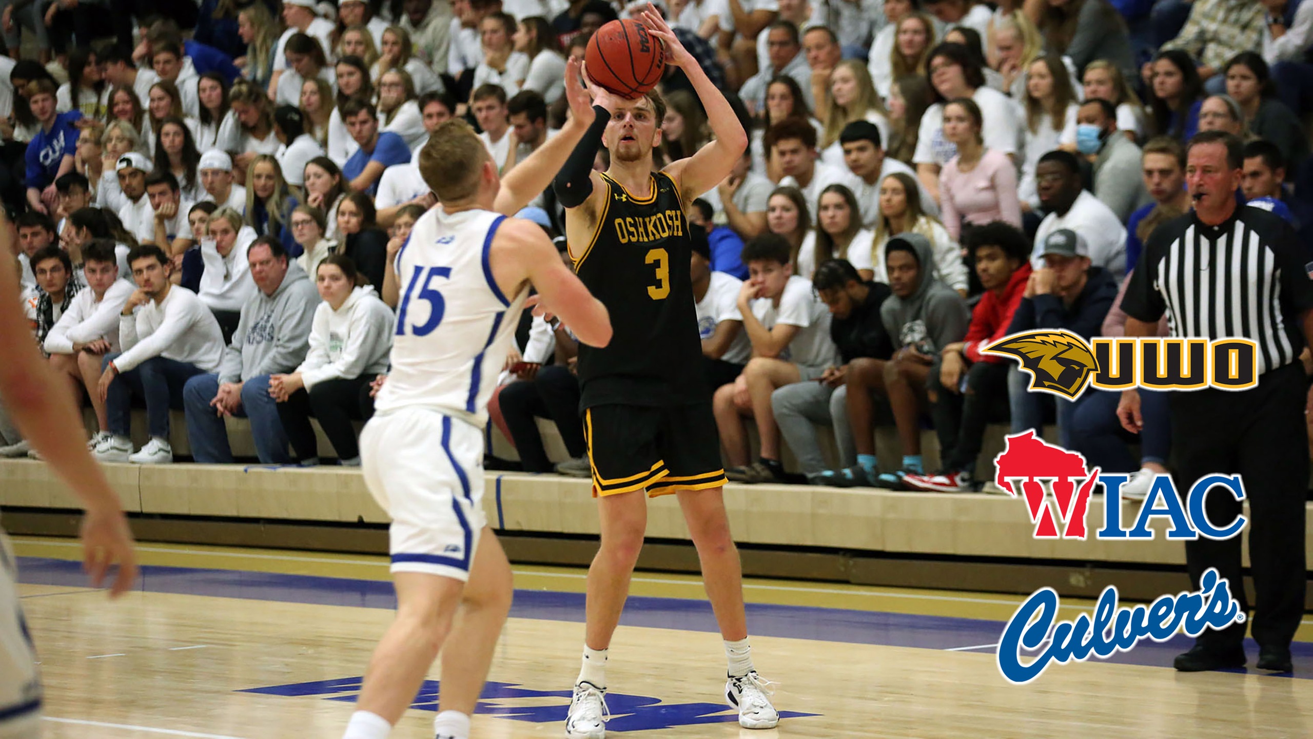Eddie Muench earned All-WIAC First Team honors in 2021 after averaging 18.9 points and 3.9 rebounds per game.