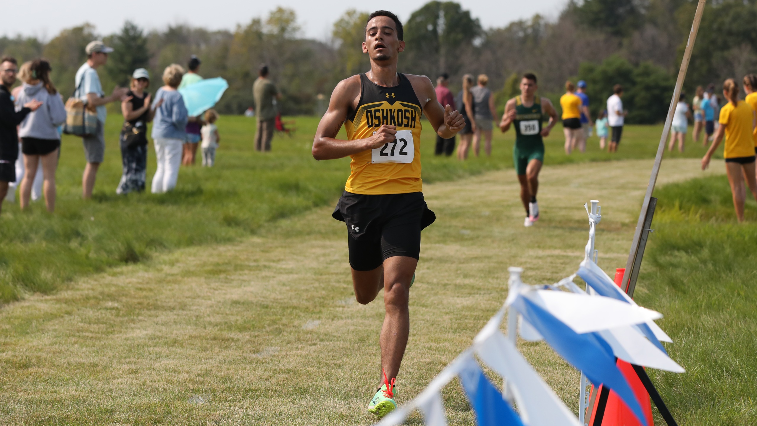 Steven Potter paced UW-Oshkosh at the Inter-Regional Rumble with his 15th-place finish.