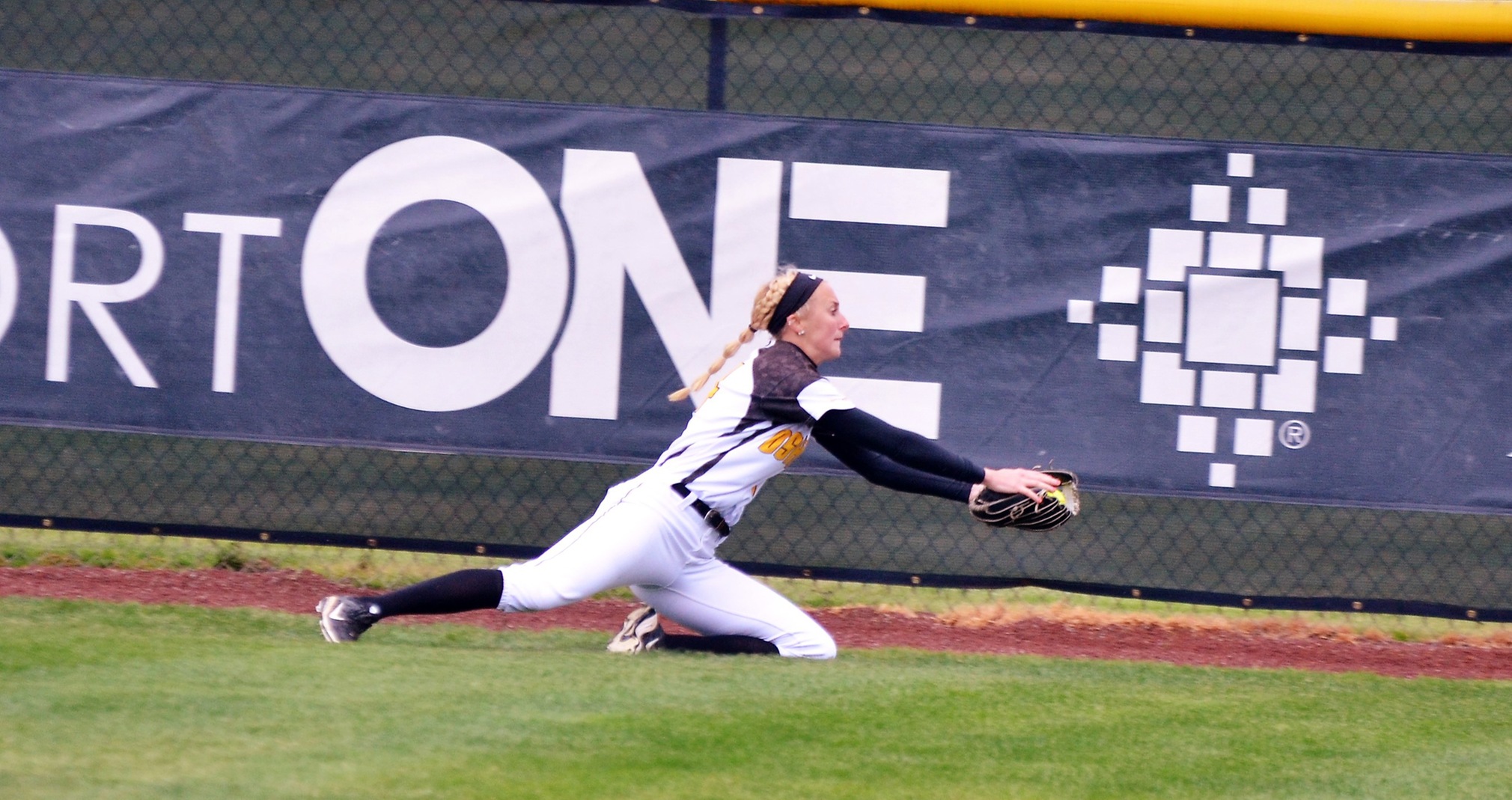 Brianna Witter ends the fifth inning by catching this line drive with the bases loaded.