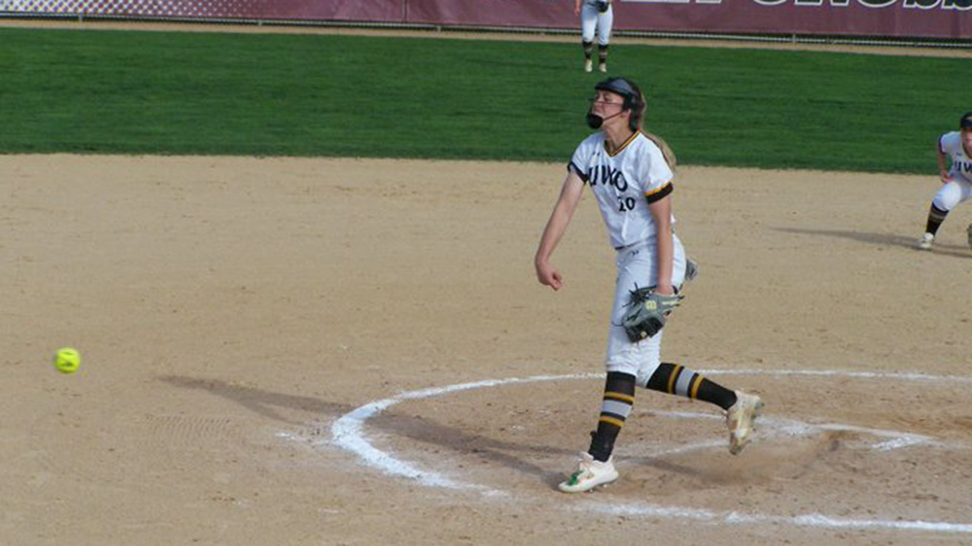 Maddie Fink pitched a two-hit shutout during UW-Oshkosh's victory over UW-River Falls.