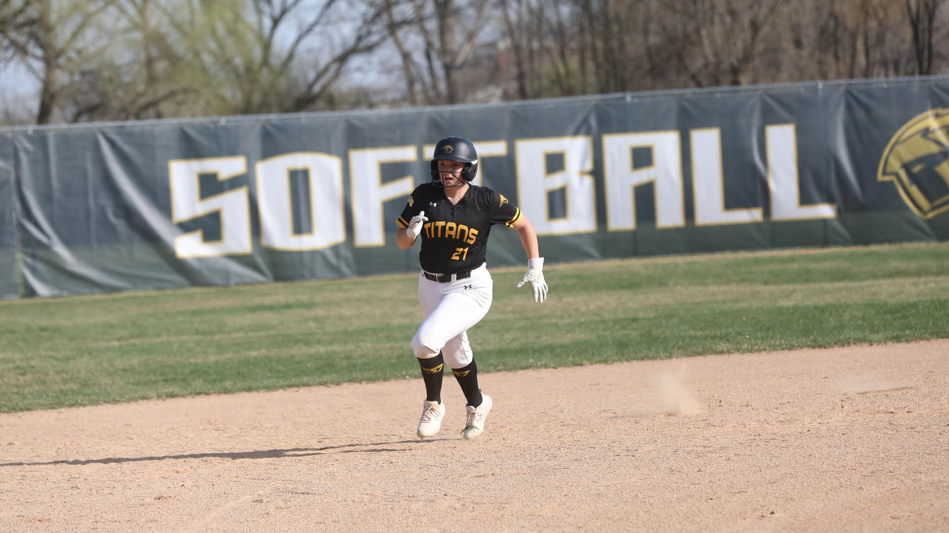 Titans Sweep Blugolds in WIAC Action
