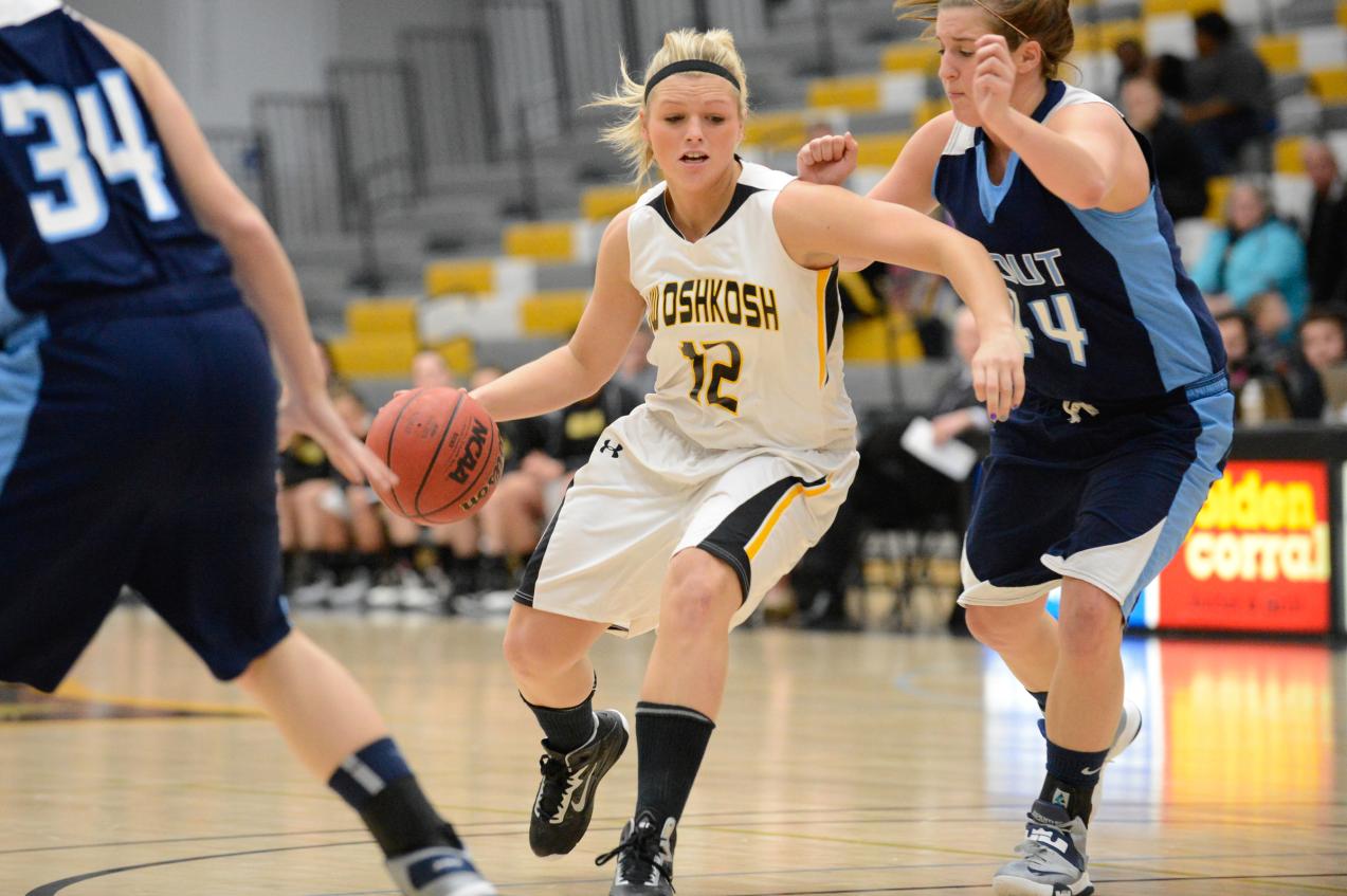 Heather Conroy pulled down 6 rebounds for the Titans