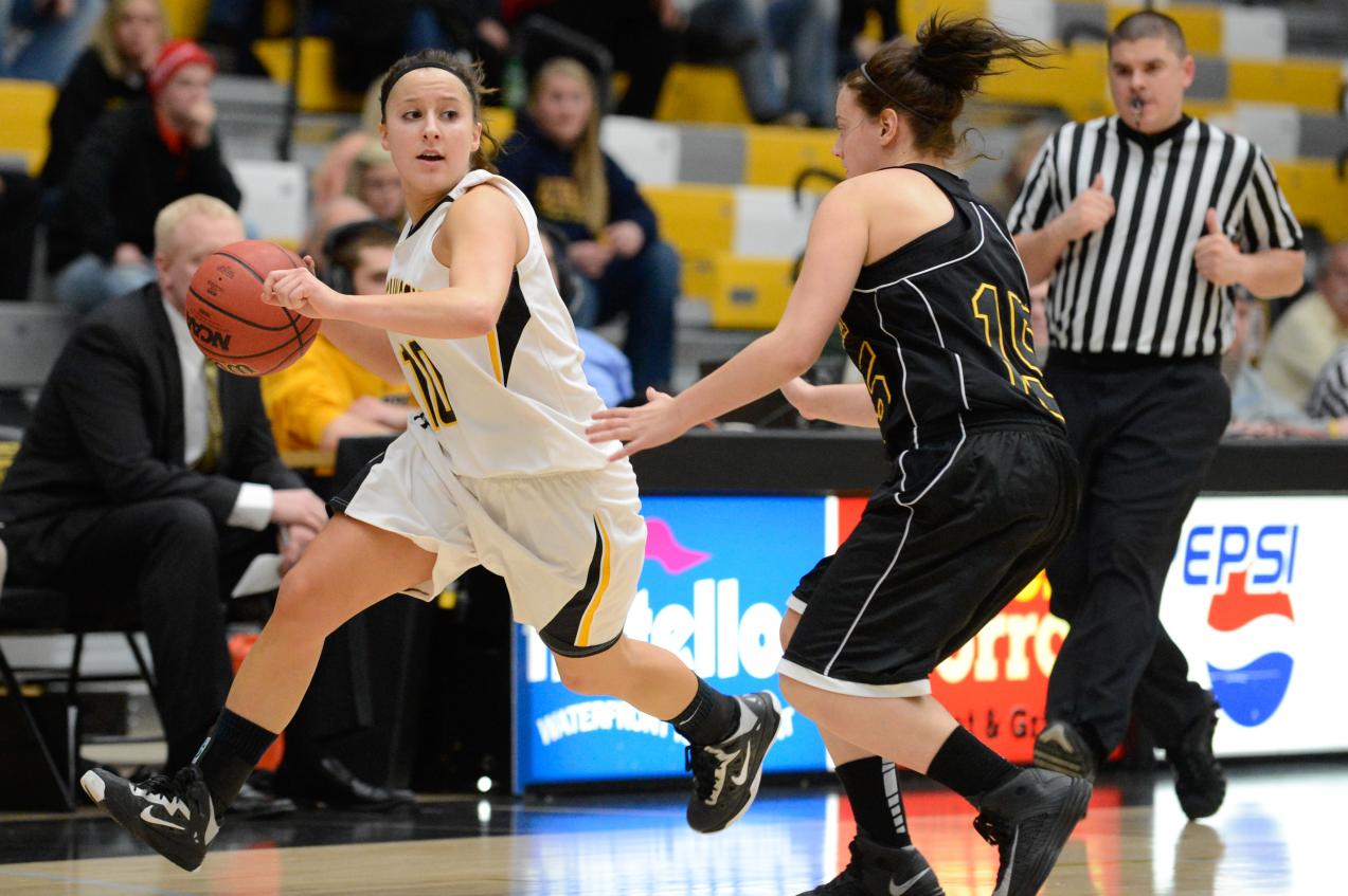 Megan Wenig scored 18 points, including 7-of-8 shooting on free throws