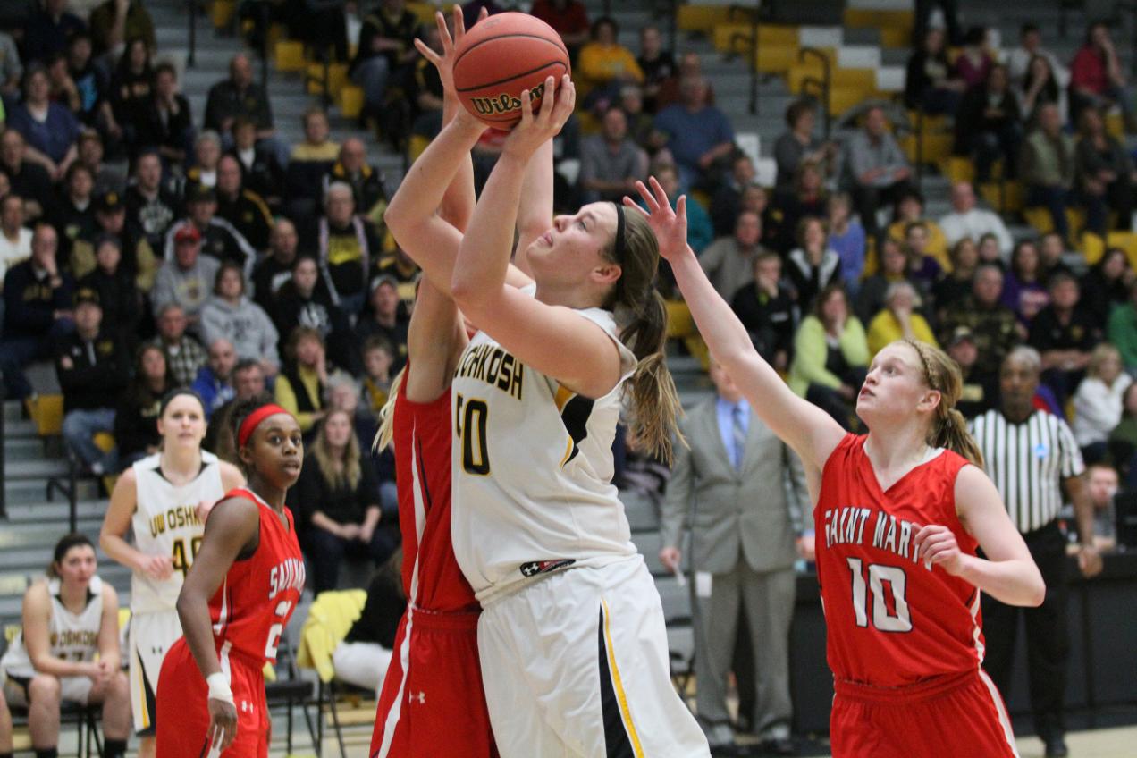 Sarah Stecker totaled 17 points, 9 rebounds and 3 blocks.