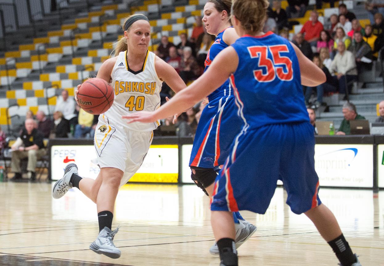 Katelyn Kuehl scored 15 points while totaling six rebounds, two assists and two steals.
