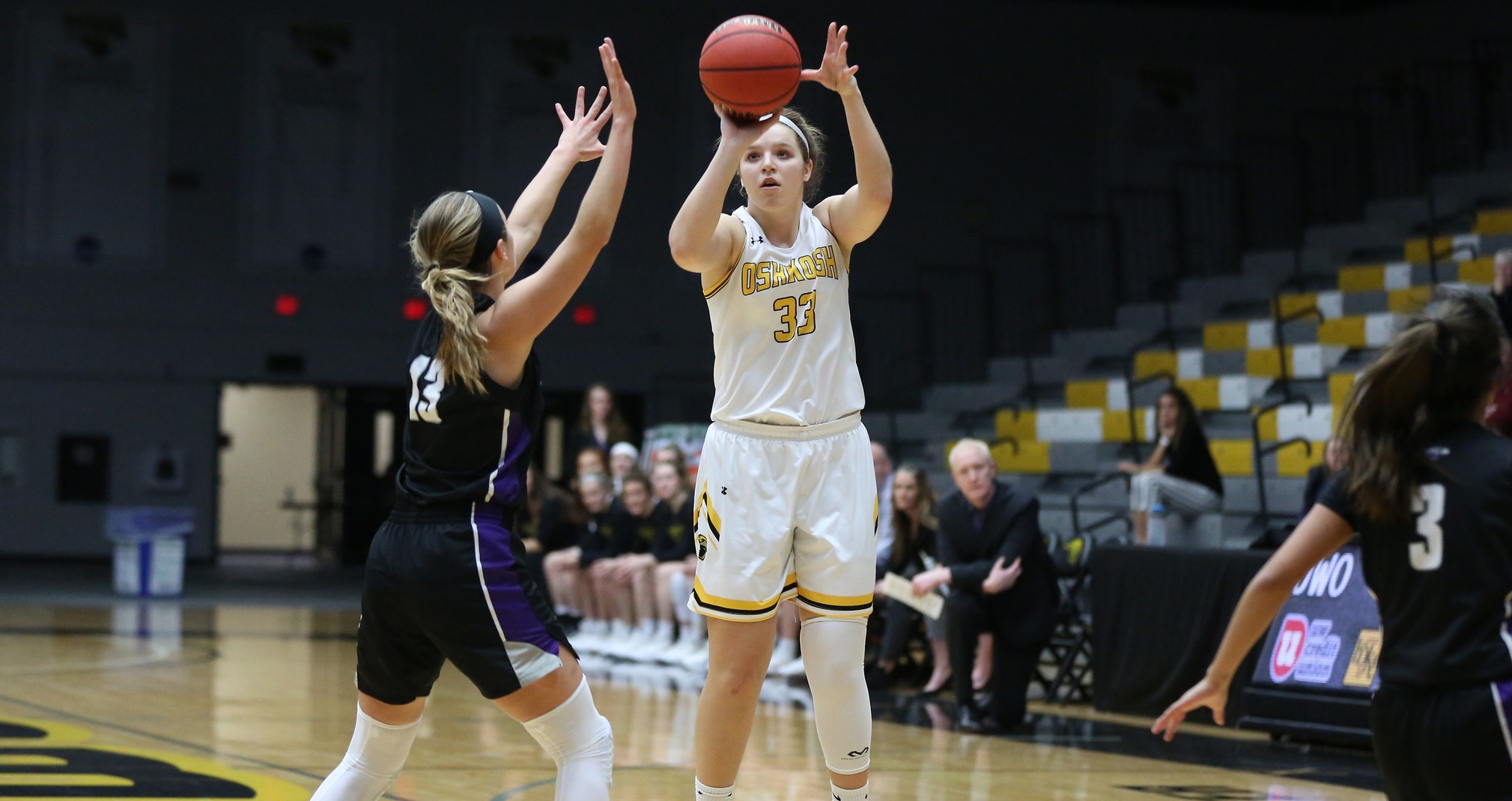 Nikki Arneson scored nine of her 11 points against the Warhawks in the fourth quarter.