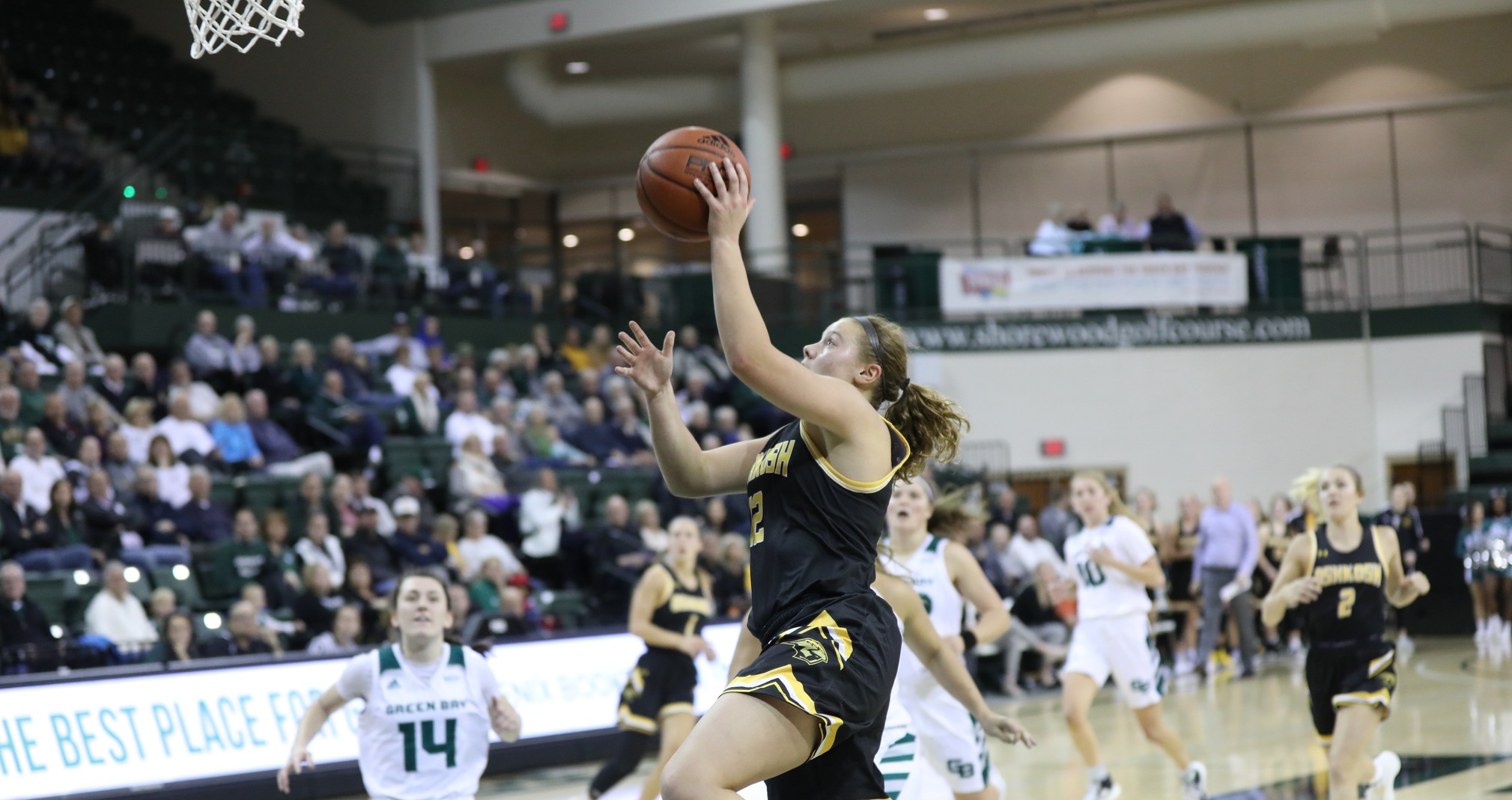 Leah Porath scored 19 points and collected nine rebounds against the Polar Bears.