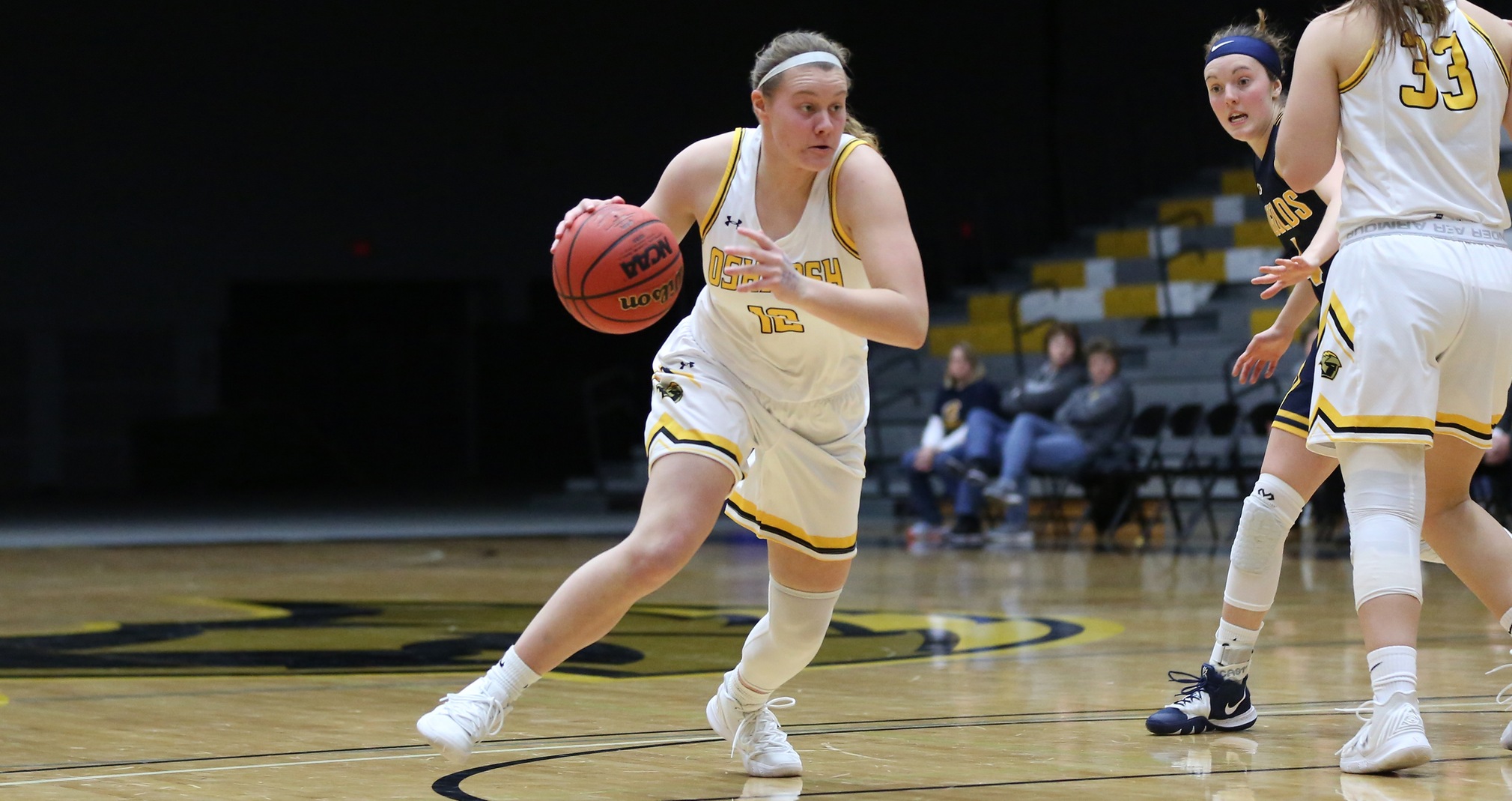 Leah Porath tallied 16 points against the Falcons for her 20th consecutive double-digit scoring performance.