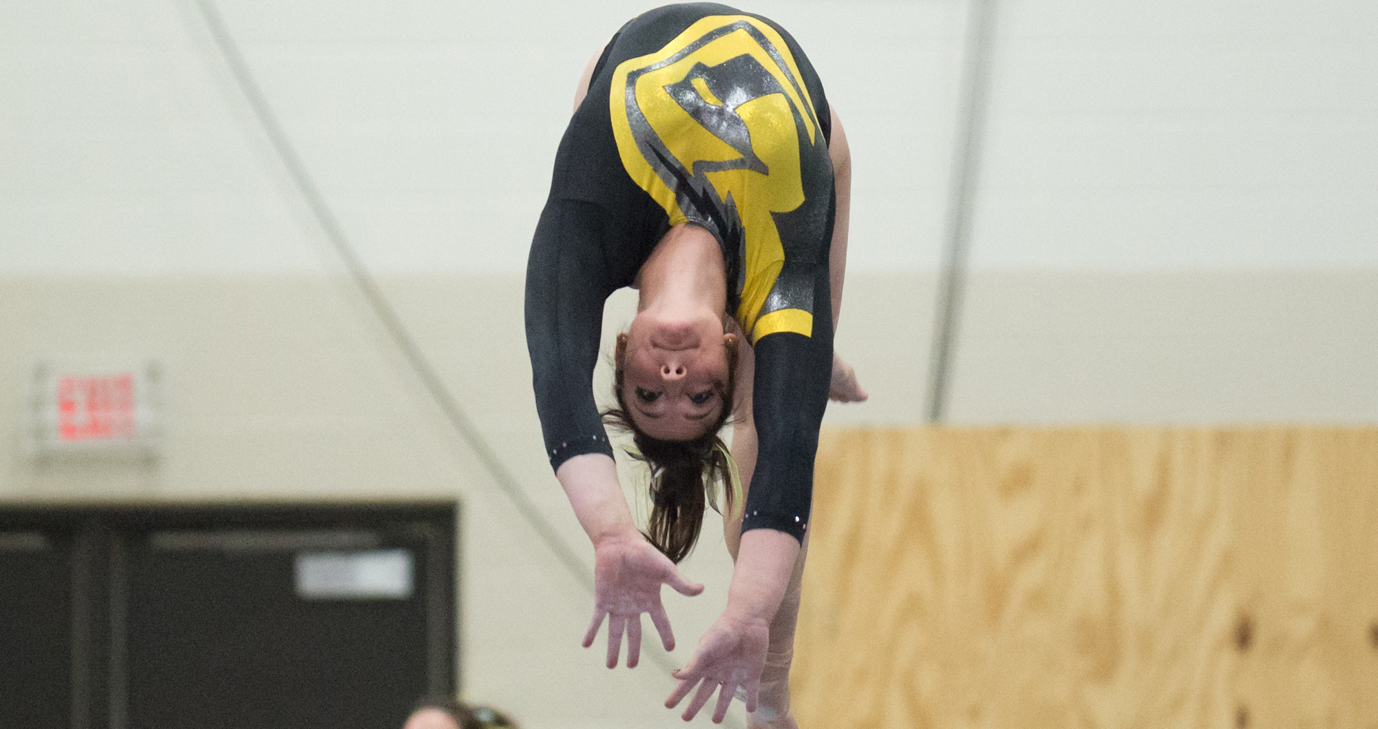 Kasandra Stamopoulos recorded a 10th-place score of 9.00 on the balance beam.