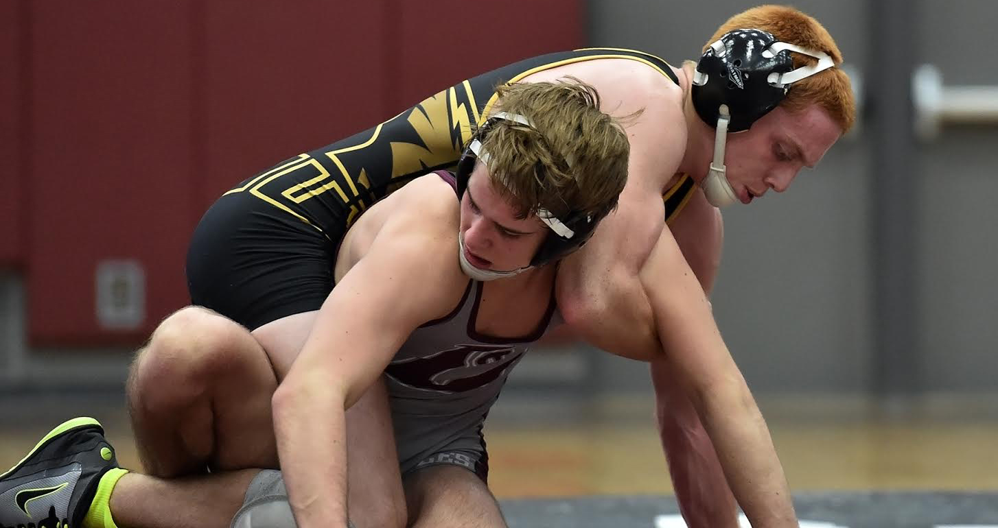 Levi Smith gave UW-Oshkosh its first victory of the match with his 8-1 decision over Garrett Dziedzic.