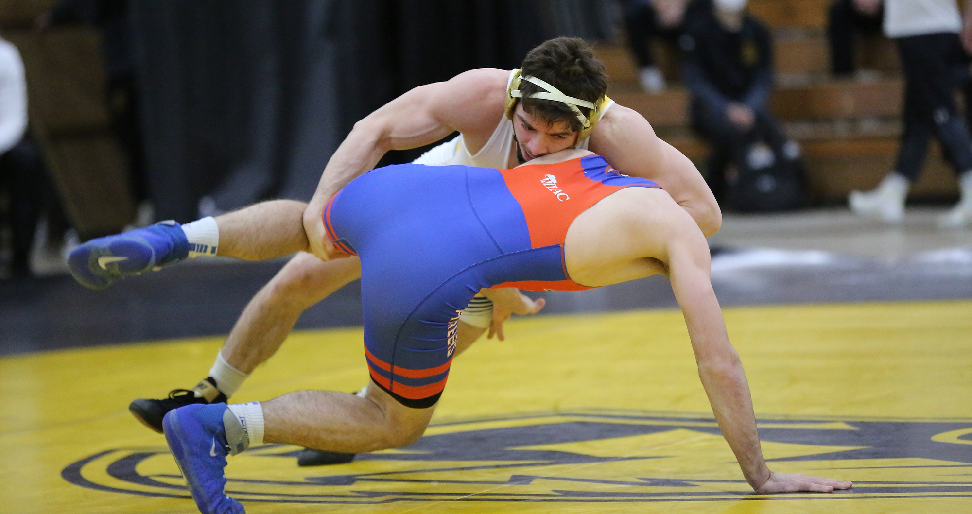 Wesam Alabed gave UW-Oshkosh an 11-6 lead with his 17-0 (technical fall, 4:32) victory over UW-Platteville's Garrett Ruckdashel.