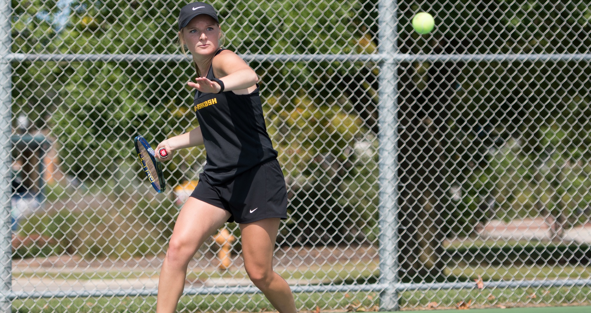 Lesley Kutnink teamed with Taylor Johnson for a fourth-place finish at No. 2 doubles.