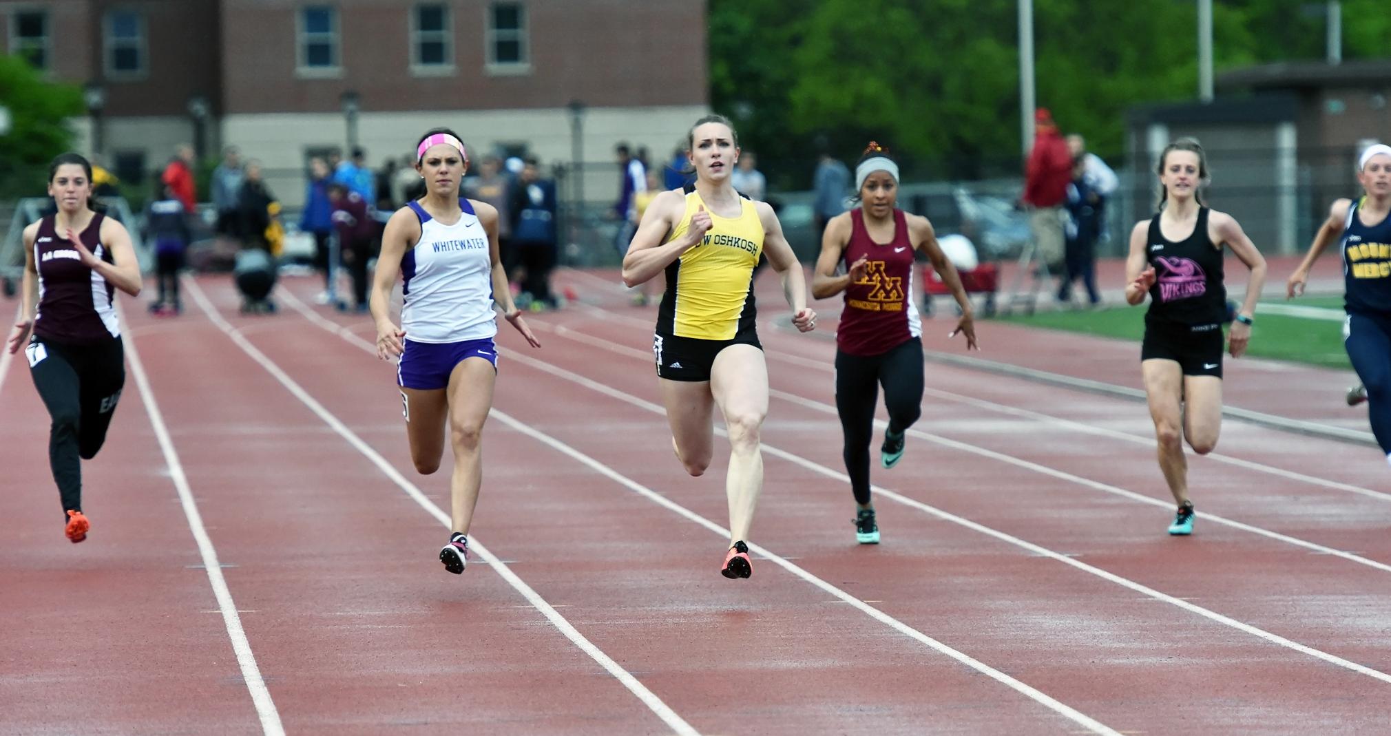 Becklyn Hunter won the 200-meter dash at the UW-La Crosse Invitational with a time of 24.23 seconds.