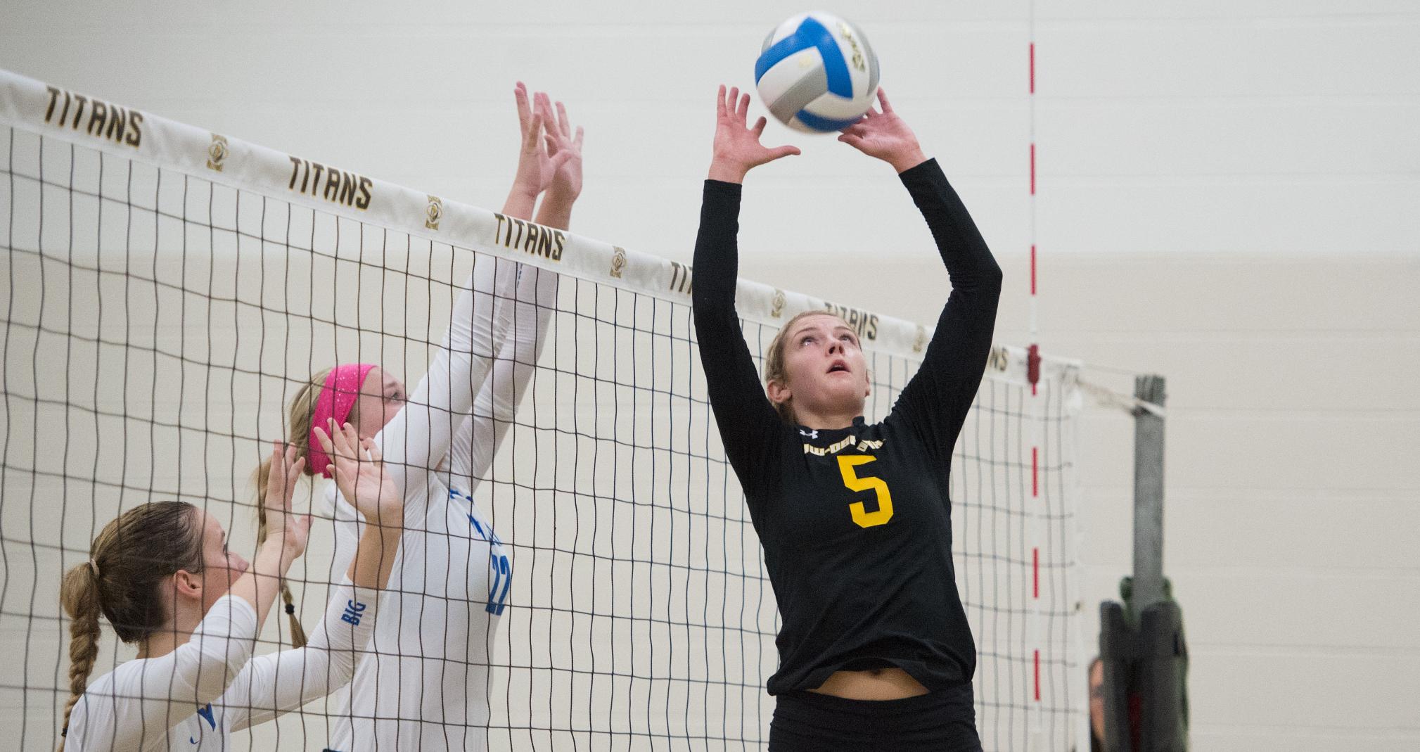 Lexi Thiel had 40 assists and 13 digs in UW-Oshkosh's five-set victory over 22nd-ranked Millikin University.
